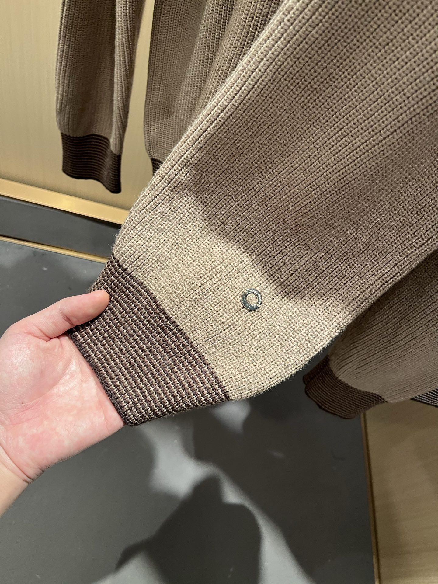 Loro Piana诺悠翩雅 2025秋冬男士最新的贸易订单针织羊毛衫，全品相！！上身舒适透气，不僵硬，