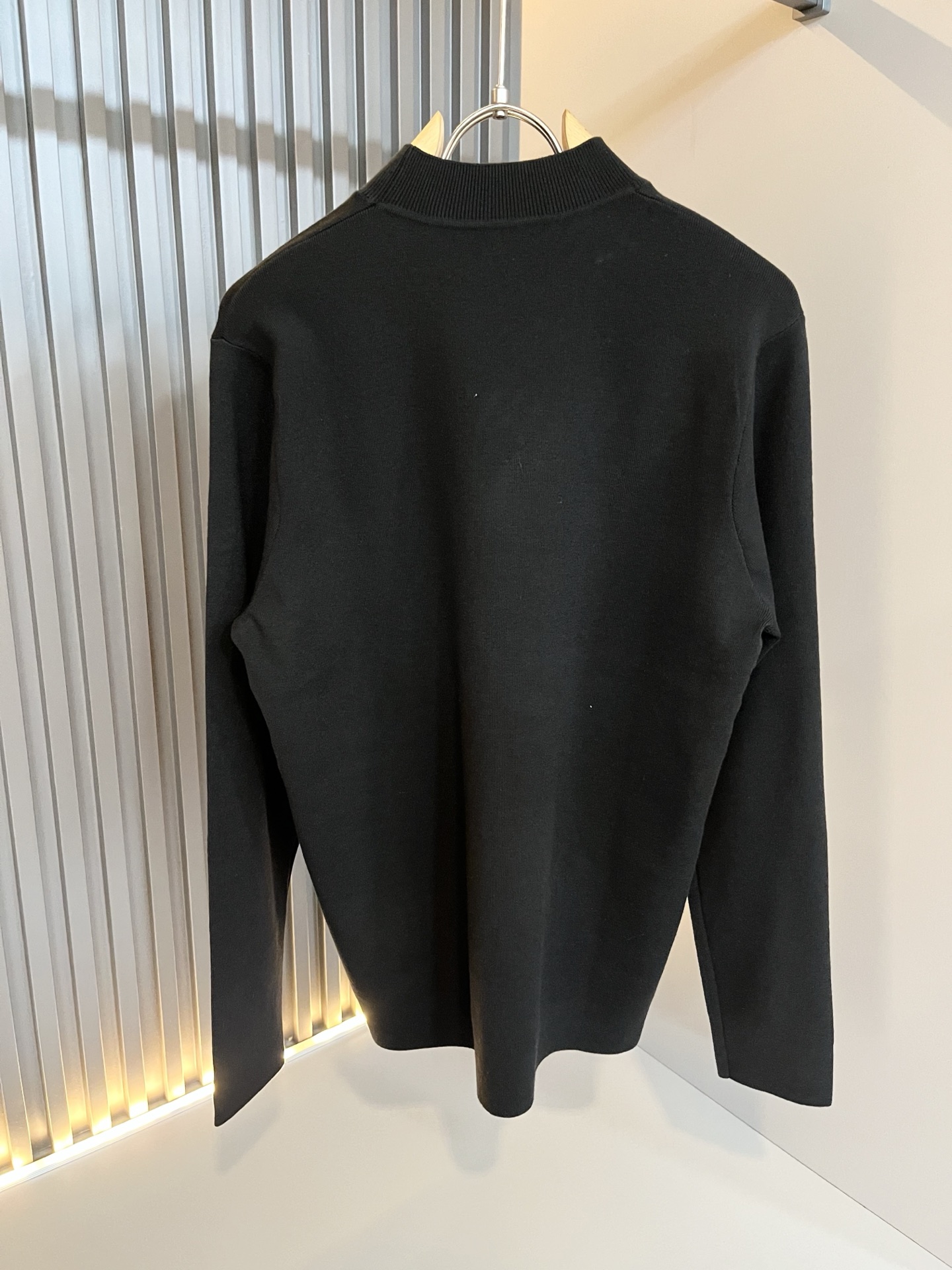 Kiton 2025秋冬新款男士休闲夹克，采用进口优质羊毛衫，简单LOGO标识刺绣设计！代表品牌形象 简