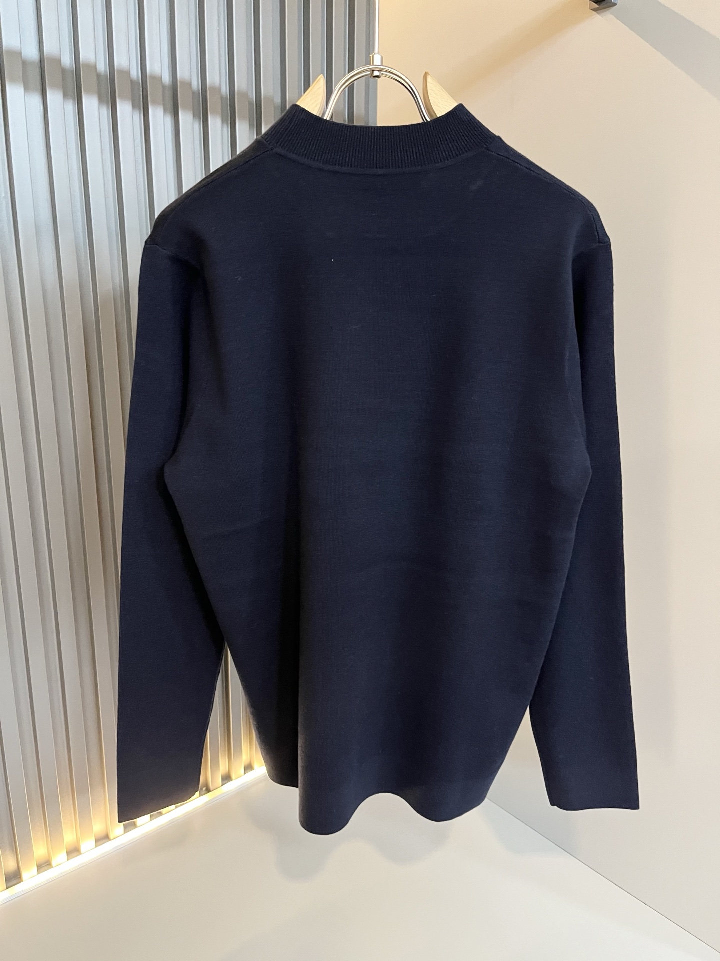 Kiton 2025秋冬新款男士休闲夹克，采用进口优质羊毛衫，简单LOGO标识刺绣设计！代表品牌形象 简