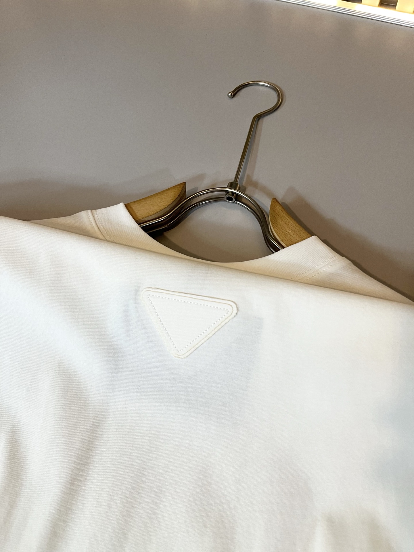 PRAD*A普*达2025秋冬新款男士长袖打底衫，最新款全网独家首上！！~既经典有时尚百搭，谁不爱啊，将