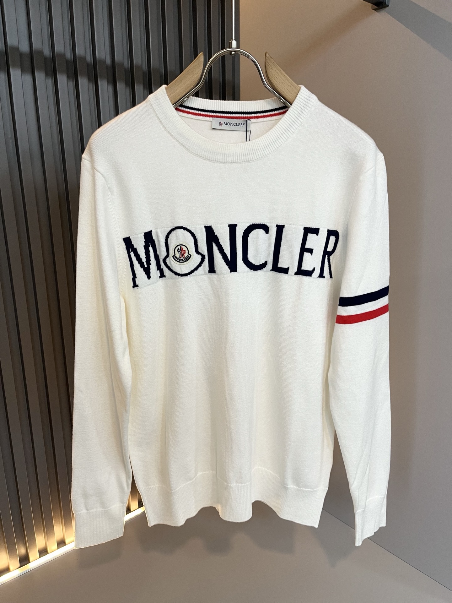 Moncl*r蒙*口 2025秋冬男女同款情侣款👫最新的贸易订单针织羊毛衫，全品相！！网红款！工艺采用针