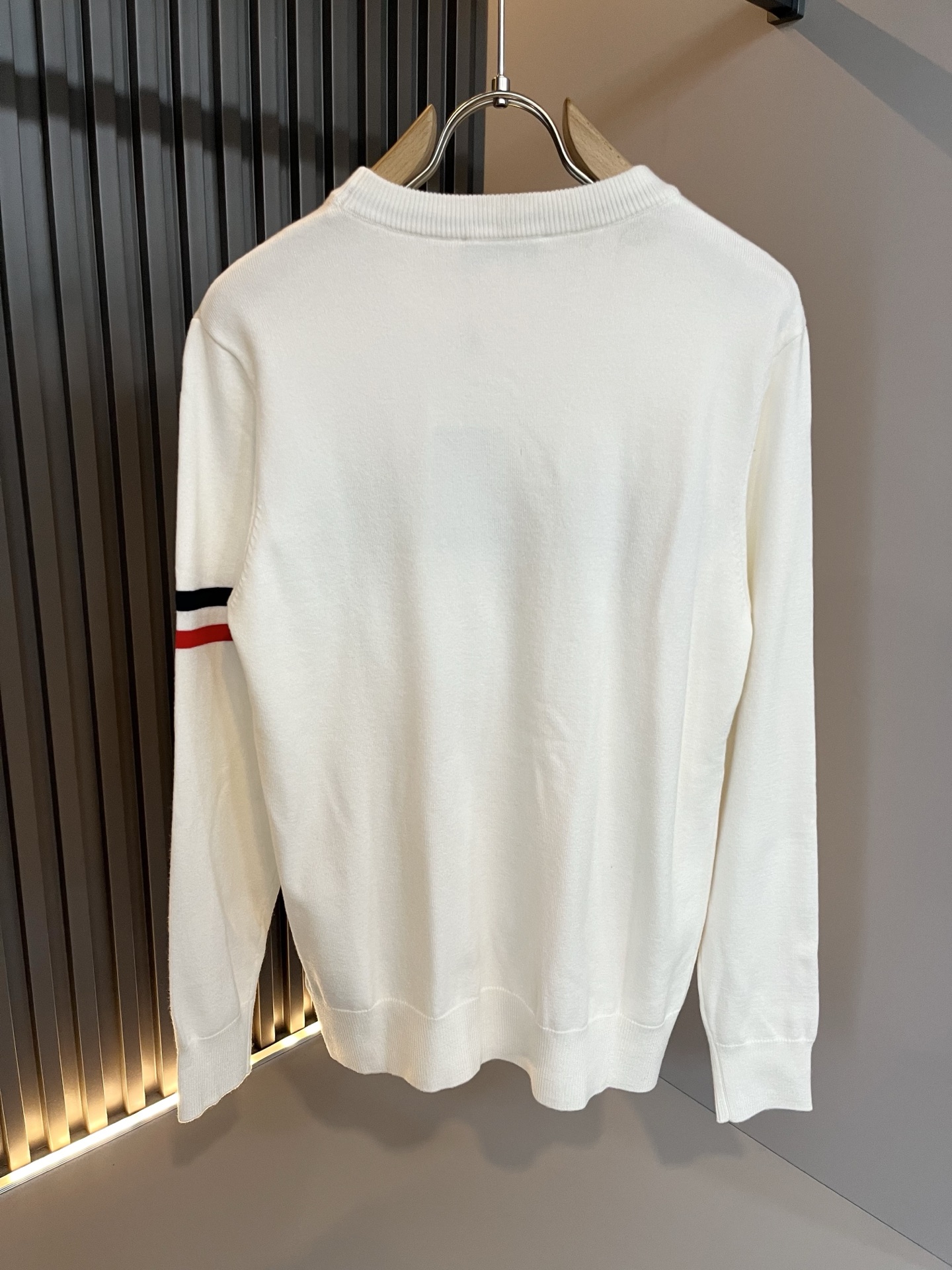 Moncl*r蒙*口 2025秋冬男女同款情侣款👫最新的贸易订单针织羊毛衫，全品相！！网红款！工艺采用针