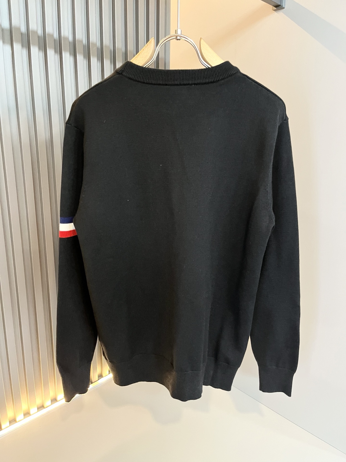 Moncl*r蒙*口 2025秋冬男女同款情侣款👫最新的贸易订单针织羊毛衫，全品相！！网红款！工艺采用针