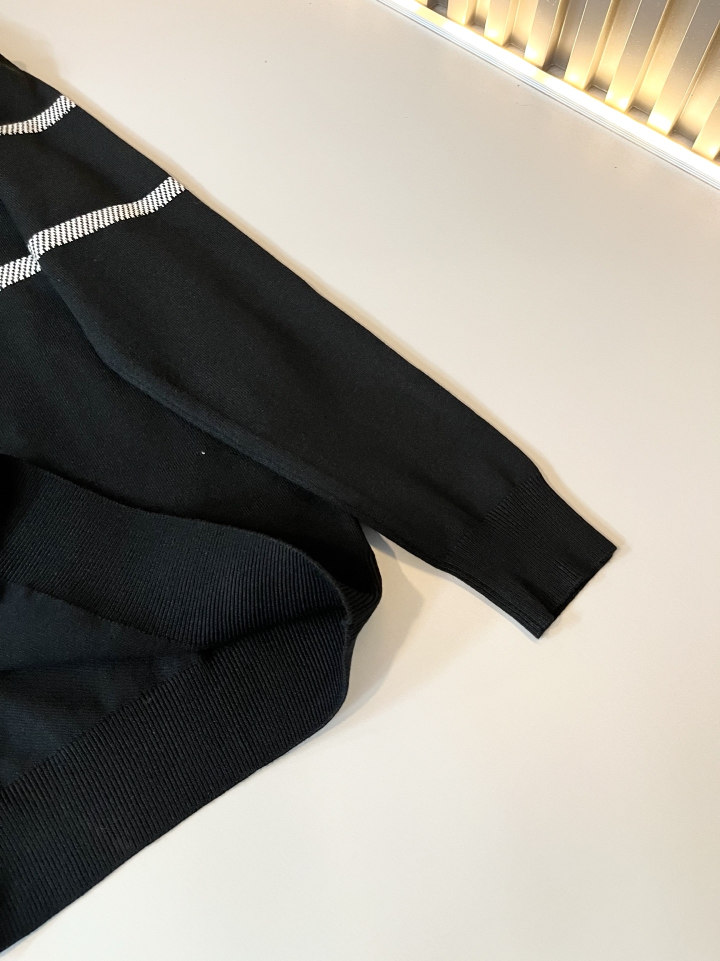 PRAD*A普*达2025秋冬新款男士针织羊毛衫，最新款全网独家首上！！~既经典有时尚百搭，谁不爱啊，将