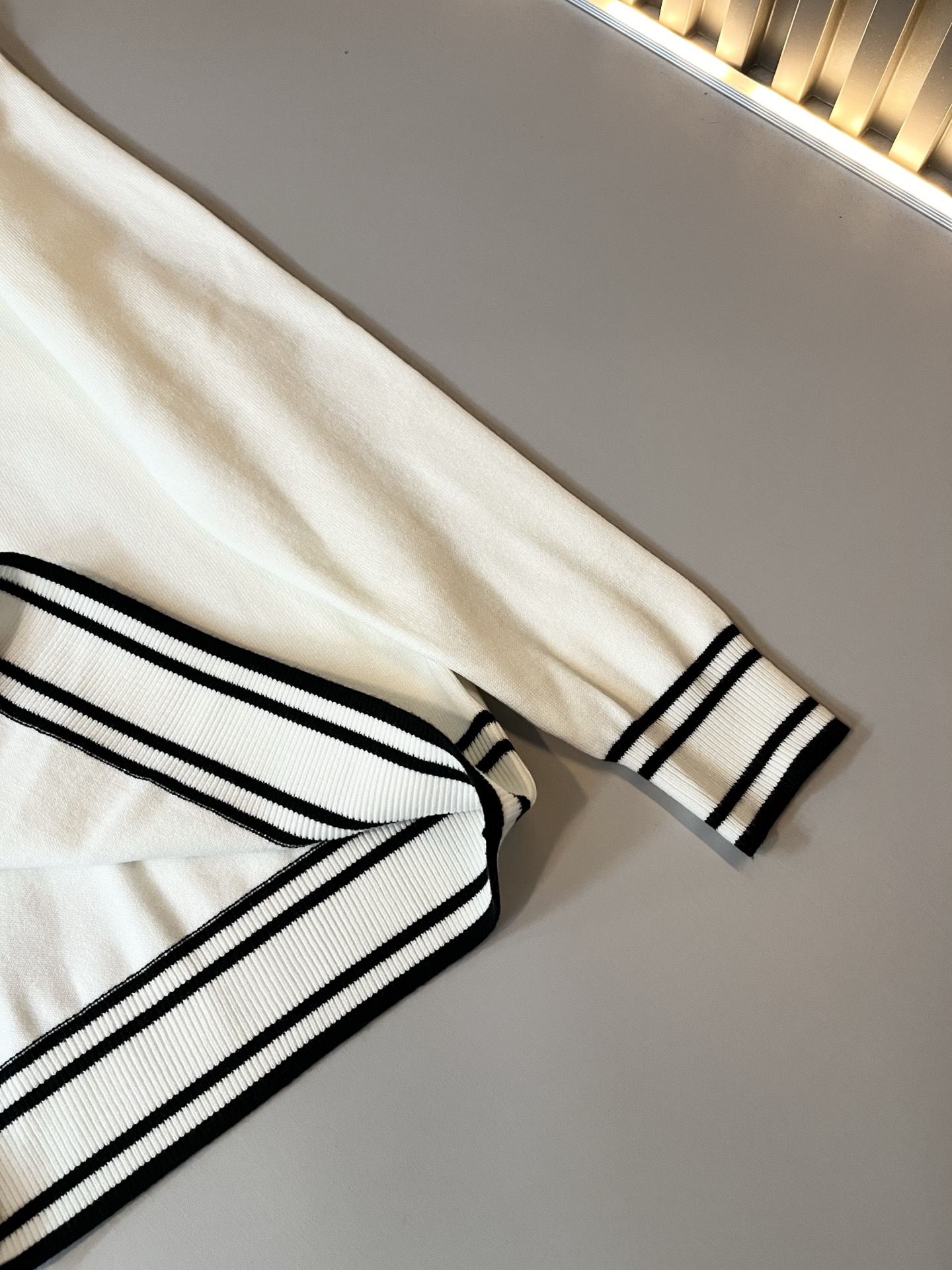 Dio*迪家 2025秋冬新款男女同款👫针织羊毛衫，专柜同步发售！定制专属羊毛🐑面料，从容百搭，档次极高