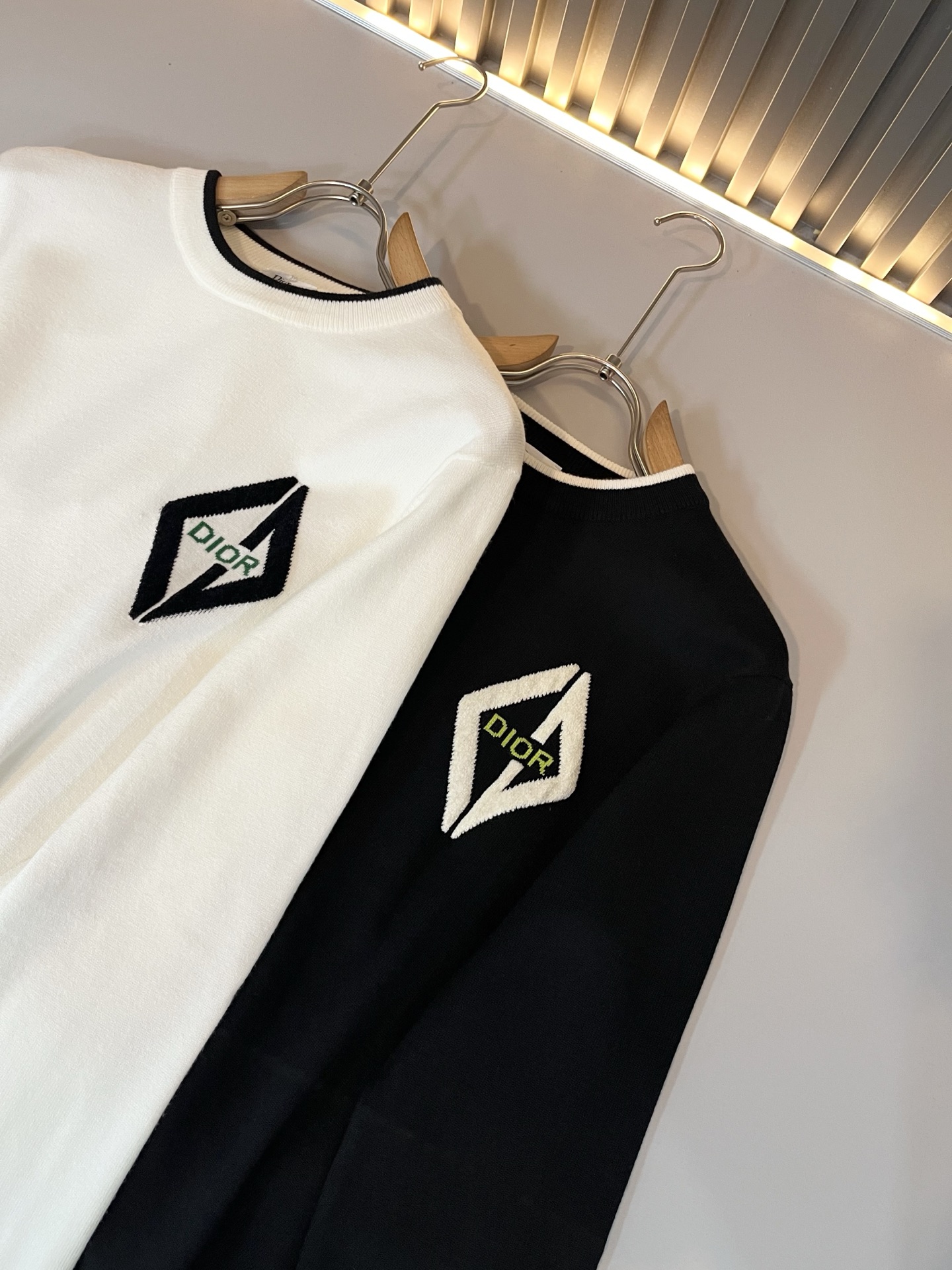 Dio*迪家 2025秋冬新款男女同款👫针织羊毛衫，专柜同步发售！定制专属羊毛🐑面料，从容百搭，档次极高