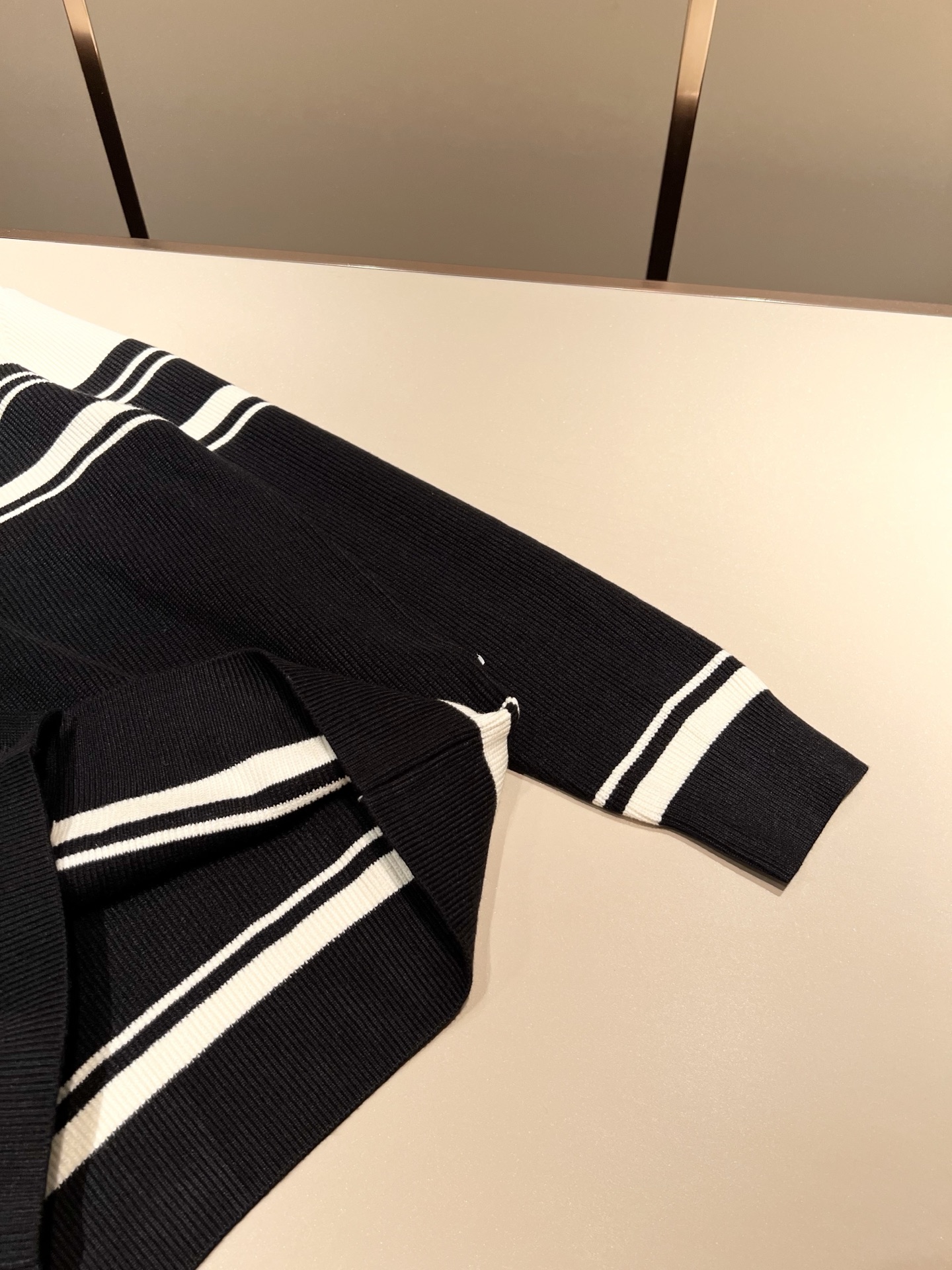 BC-Brunello Cucineli 2025秋冬新款针织羊毛开衫，最新时尚潮流效果,时尚新韵味，元