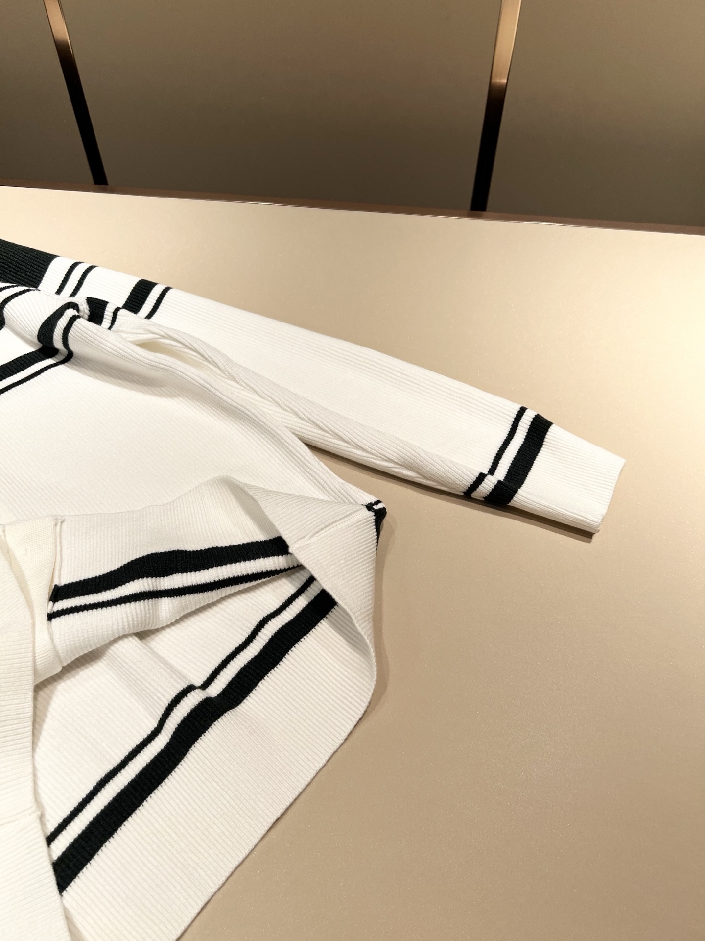 BC-Brunello Cucineli 2025秋冬新款针织羊毛开衫，最新时尚潮流效果,时尚新韵味，元