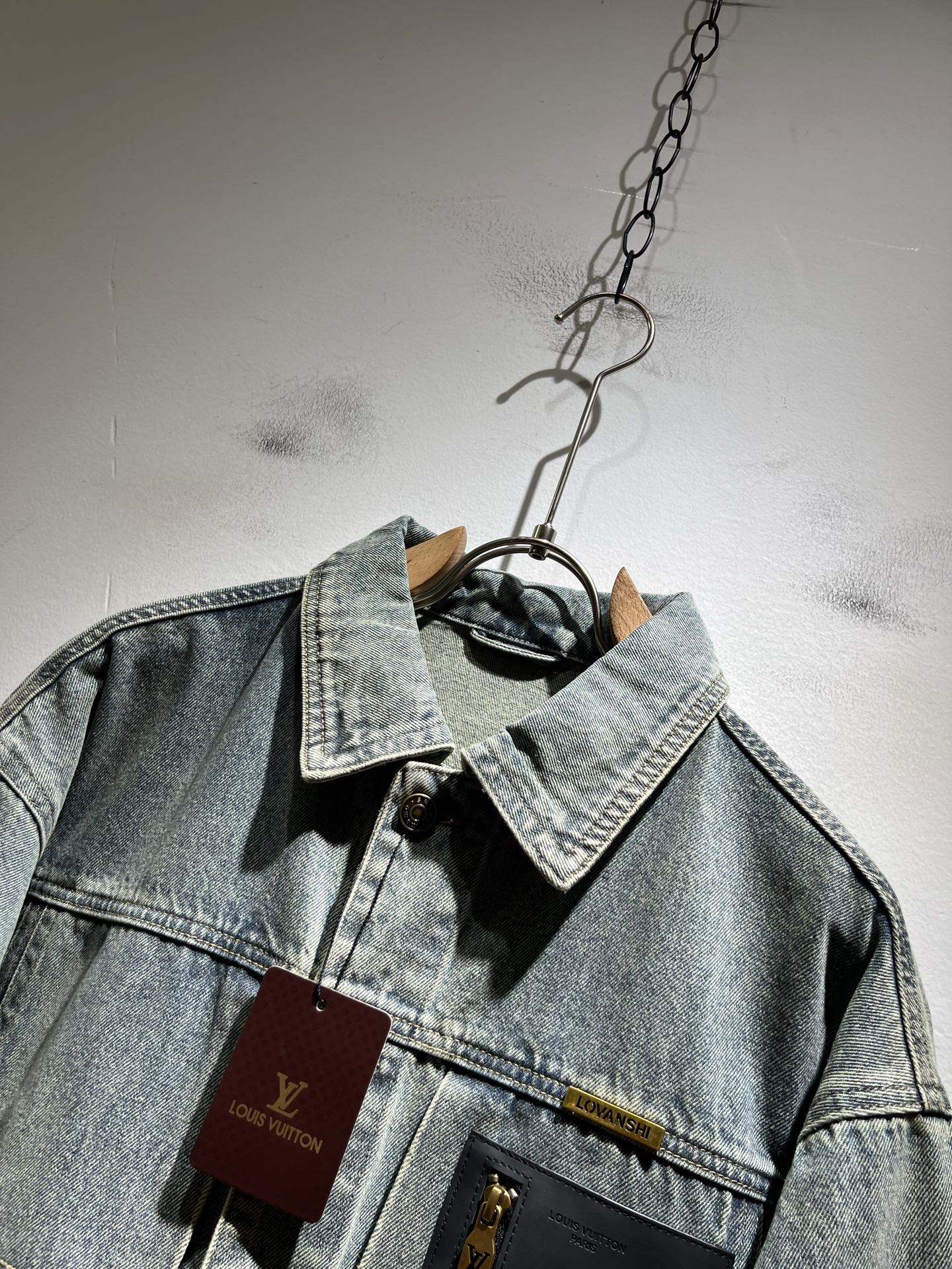 Louis Vuit*on 路易*登 2025秋冬新款轻奢男女同款👫牛仔夹克外套，路易家族的新高端，细节