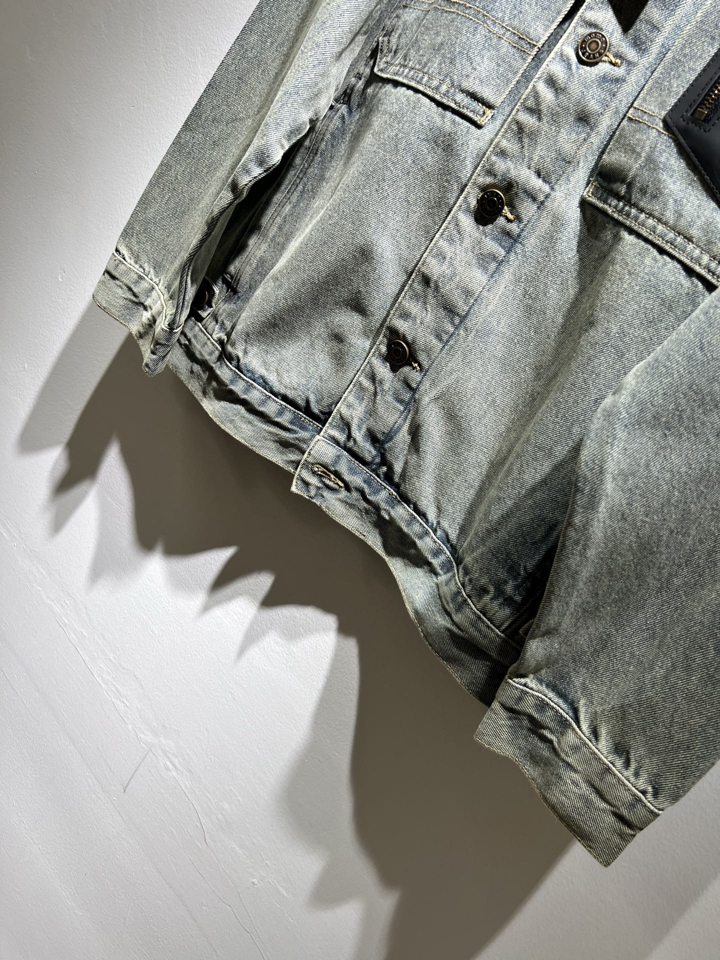 Louis Vuit*on 路易*登 2025秋冬新款轻奢男女同款👫牛仔夹克外套，路易家族的新高端，细节