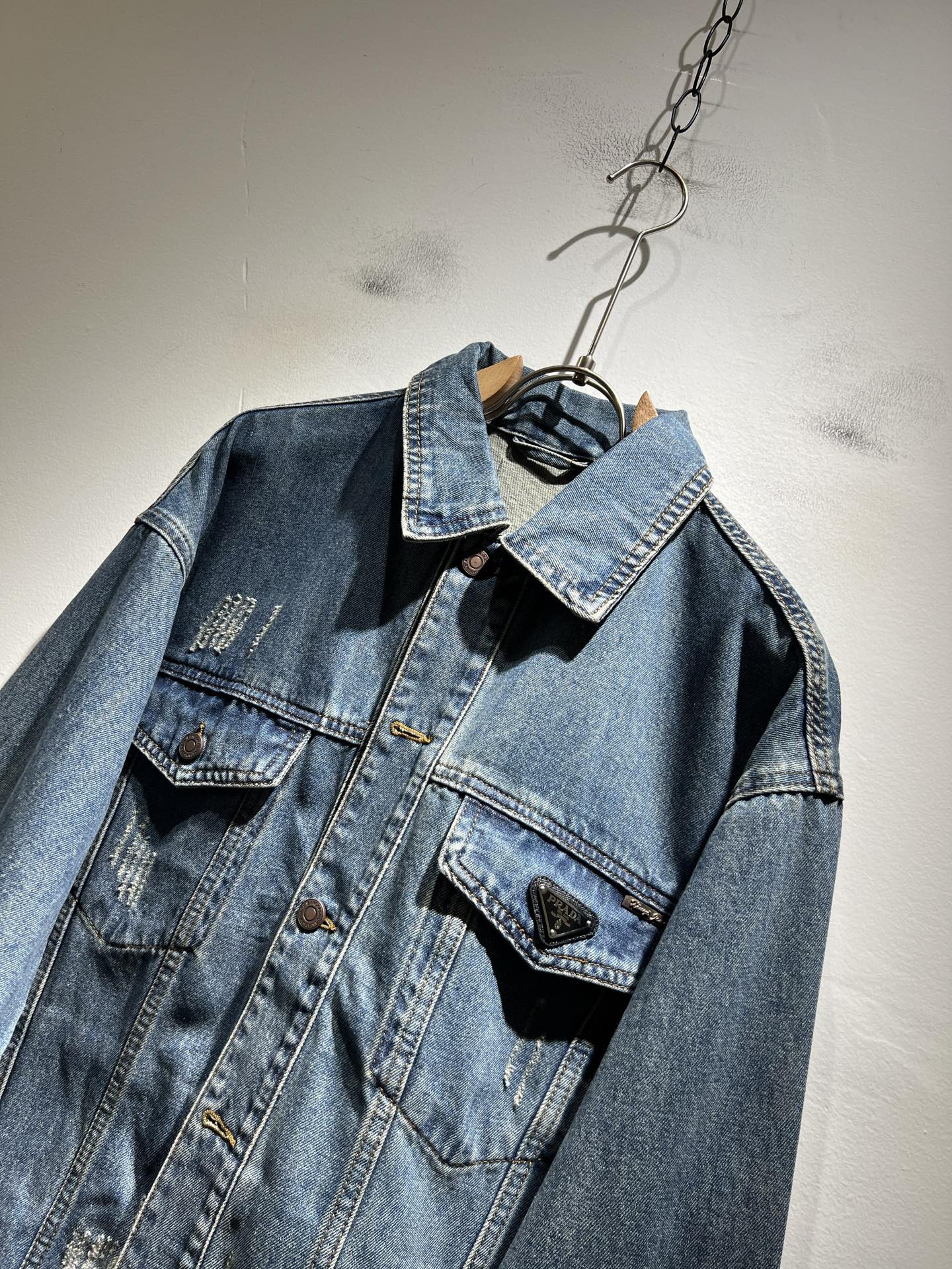 PRA*DA 普拉达 2025秋冬新款男女同款👫牛仔夹克外套，新品发售！牛仔兰高级百搭实用主义不哗众取宠