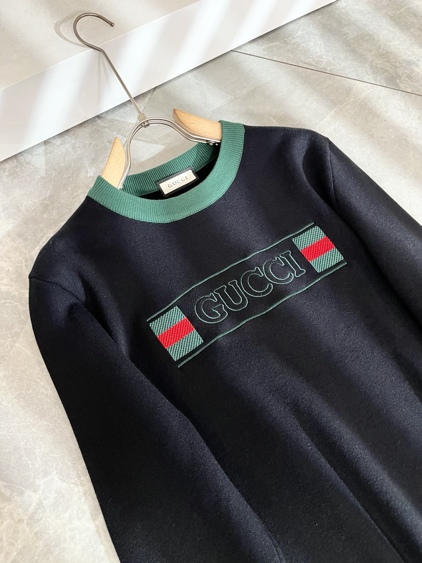 GUC*I 古家 2025秋冬新款男女同款👫 针织羊毛衫，胸前标志logo刺绣设计！贸易公司渠道稀出，同