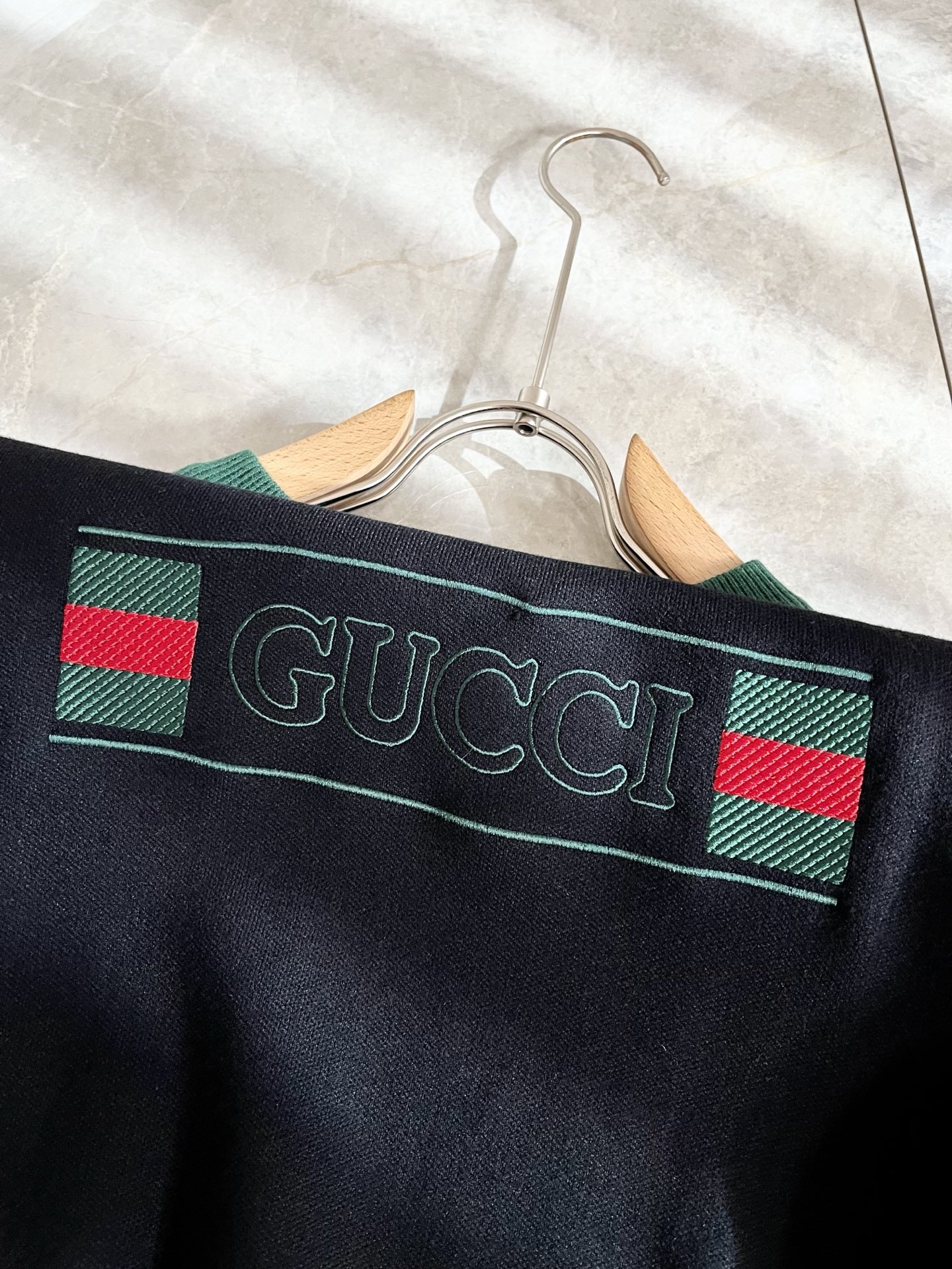 GUC*I 古家 2025秋冬新款男女同款👫 针织羊毛衫，胸前标志logo刺绣设计！贸易公司渠道稀出，同