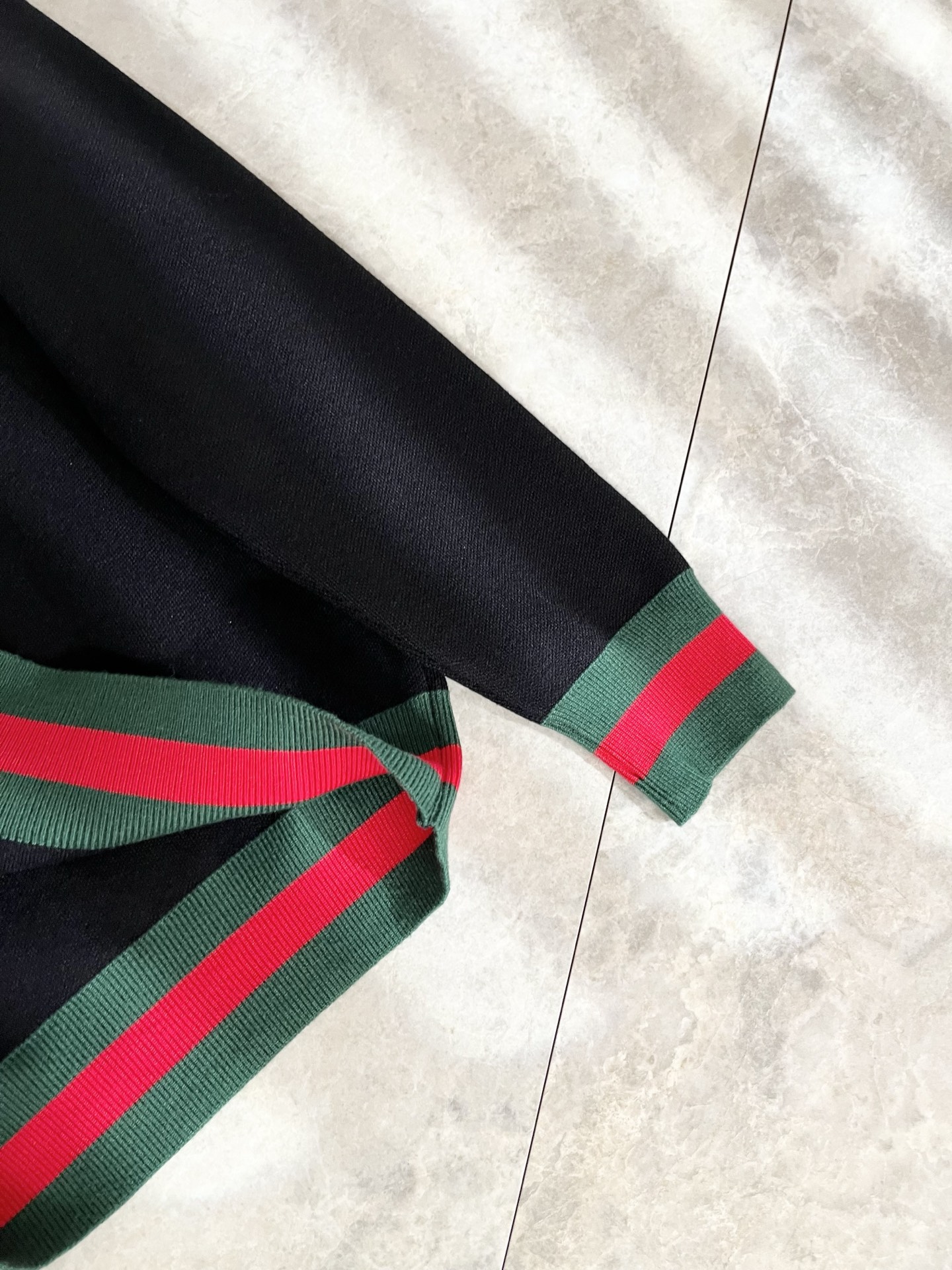 GUC*I 古家 2025秋冬新款男女同款👫 针织羊毛衫，胸前标志logo刺绣设计！贸易公司渠道稀出，同