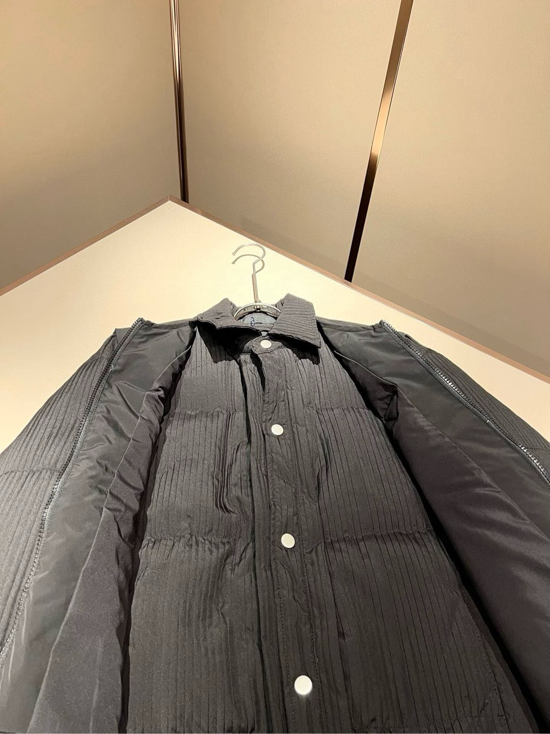 Prad*a 普*达⚠️两件套！2025秋冬男女同款👫两件套羽绒服外套，一衣三穿。现货 Prad* 羽绒