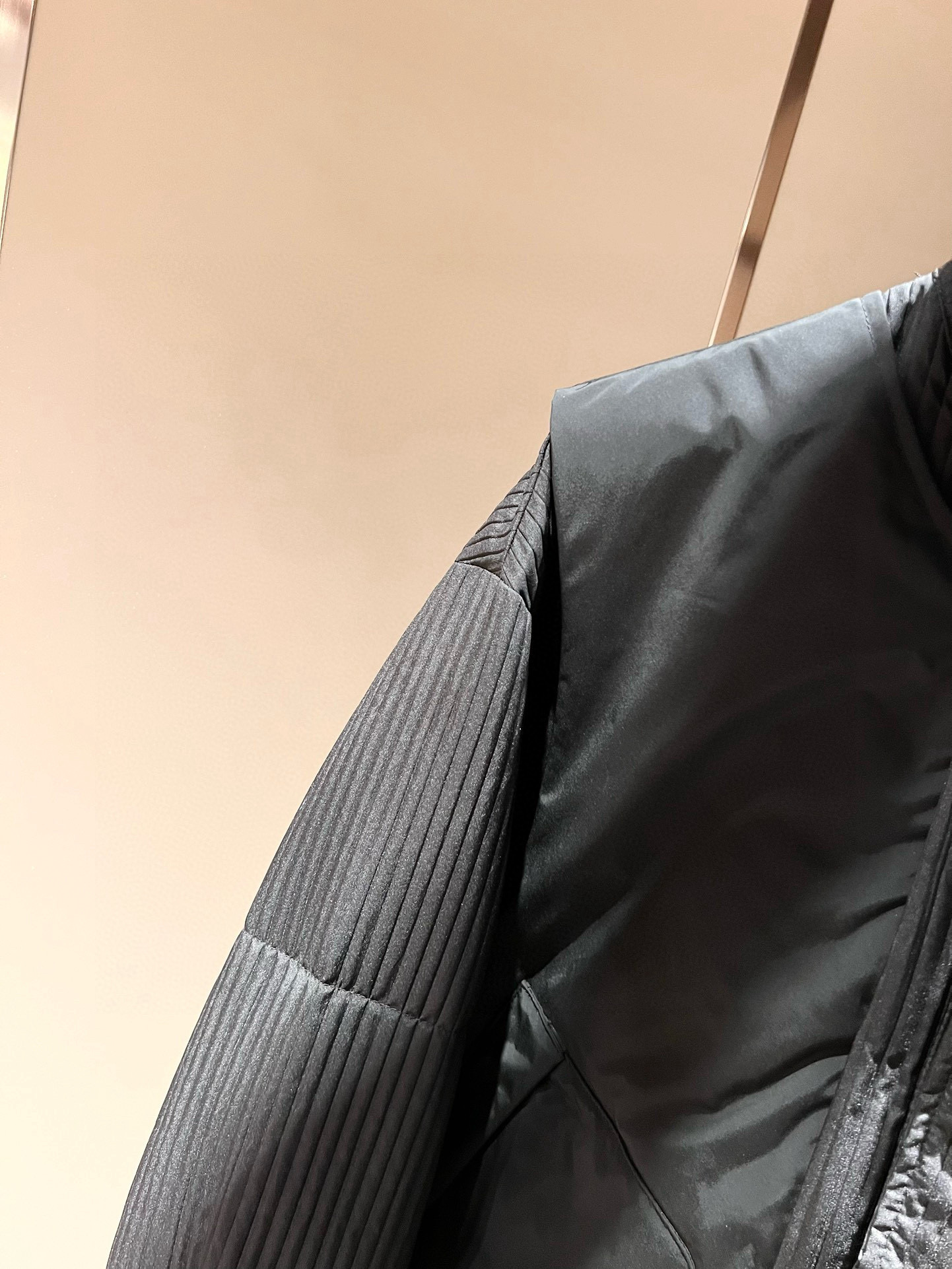 Prad*a 普*达⚠️两件套！2025秋冬男女同款👫两件套羽绒服外套，一衣三穿。现货 Prad* 羽绒