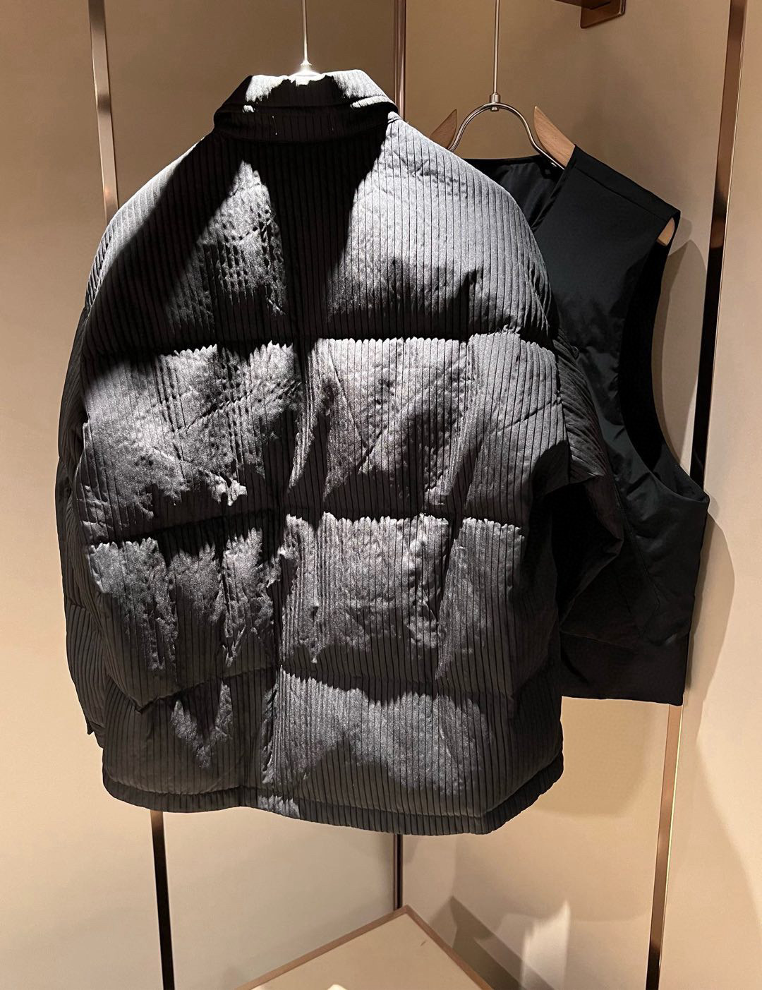 Prad*a 普*达⚠️两件套！2025秋冬男女同款👫两件套羽绒服外套，一衣三穿。现货 Prad* 羽绒