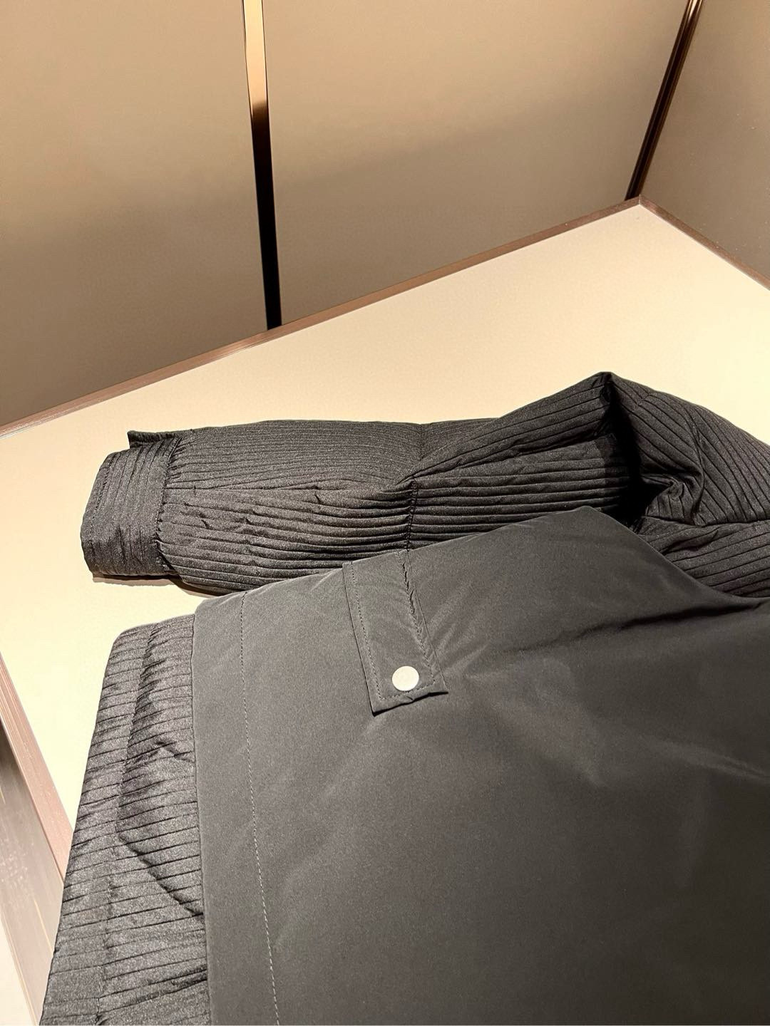 Prad*a 普*达⚠️两件套！2025秋冬男女同款👫两件套羽绒服外套，一衣三穿。现货 Prad* 羽绒