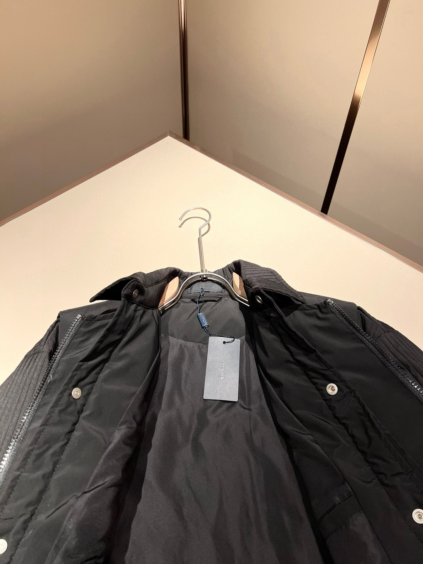 Prad*a 普*达⚠️两件套！2025秋冬男女同款👫两件套羽绒服外套，一衣三穿。现货 Prad* 羽绒