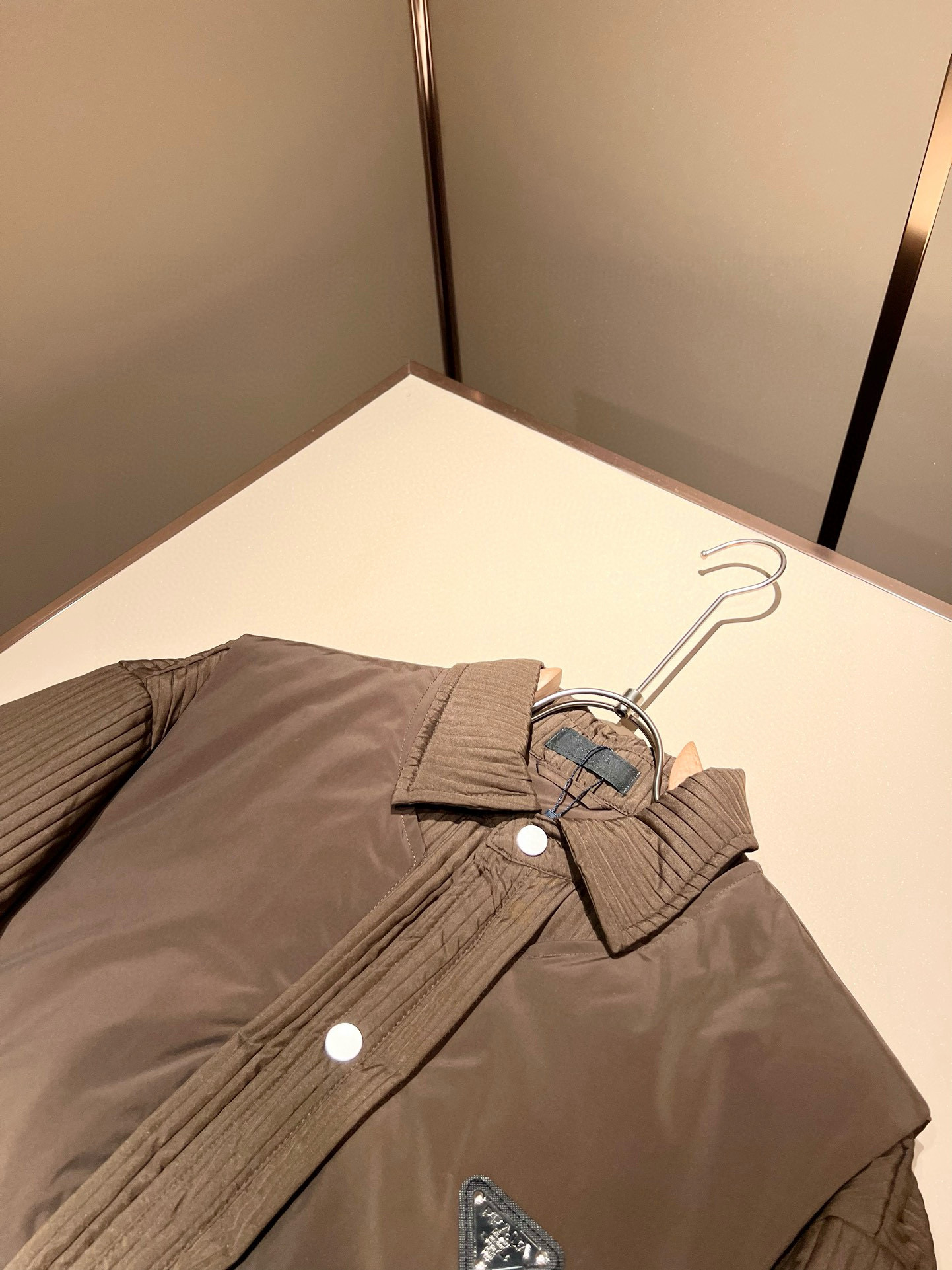 Prad*a 普*达⚠️两件套！2025秋冬男女同款👫两件套羽绒服外套，一衣三穿。现货 Prad* 羽绒