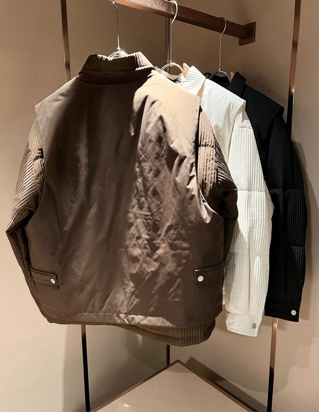 Prad*a 普*达⚠️两件套！2025秋冬男女同款👫两件套羽绒服外套，一衣三穿。现货 Prad* 羽绒