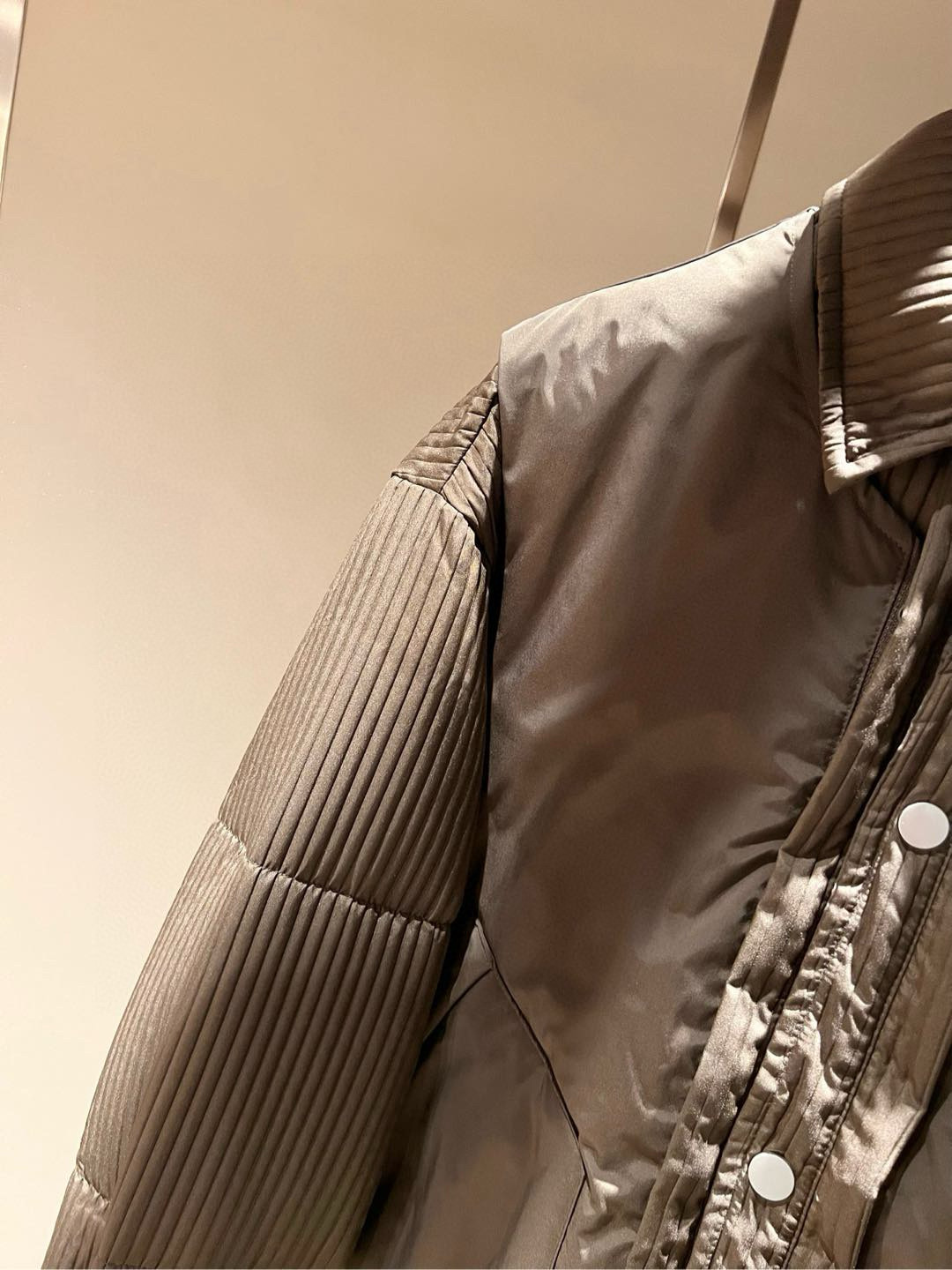 Prad*a 普*达⚠️两件套！2025秋冬男女同款👫两件套羽绒服外套，一衣三穿。现货 Prad* 羽绒