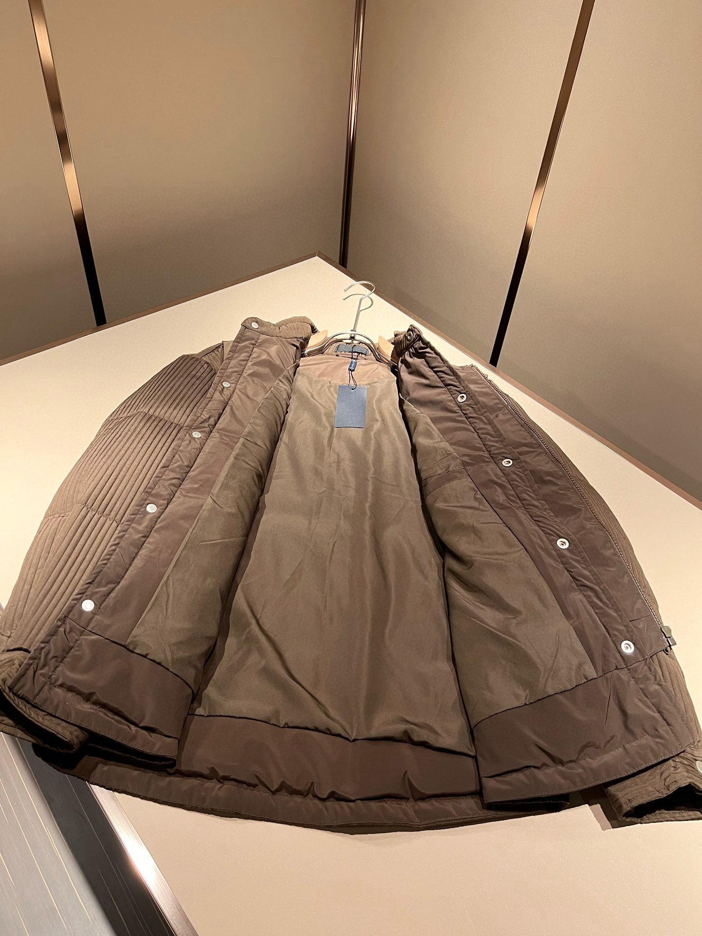 Prad*a 普*达⚠️两件套！2025秋冬男女同款👫两件套羽绒服外套，一衣三穿。现货 Prad* 羽绒