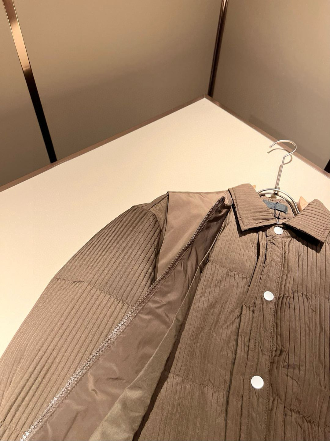 Prad*a 普*达⚠️两件套！2025秋冬男女同款👫两件套羽绒服外套，一衣三穿。现货 Prad* 羽绒