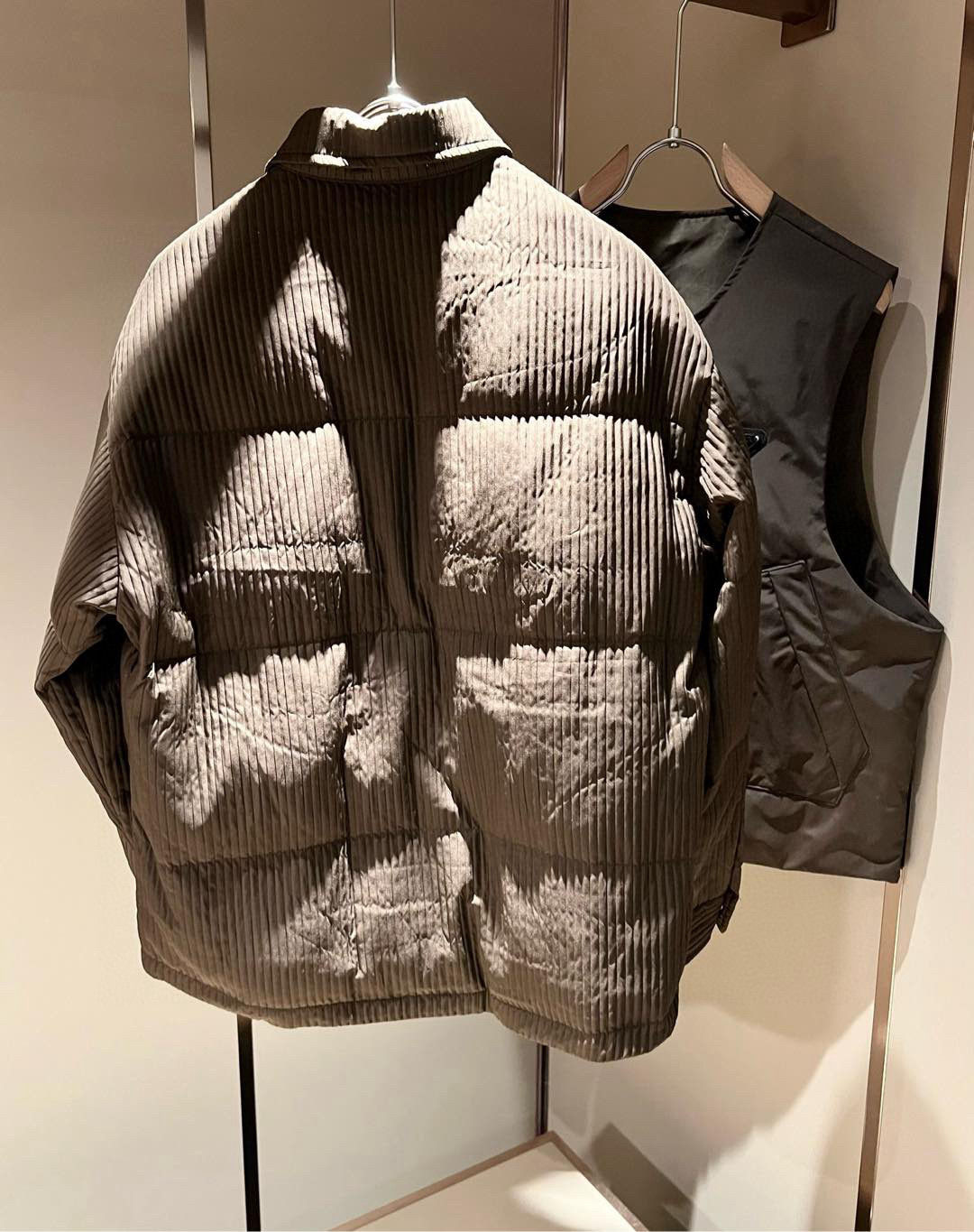 Prad*a 普*达⚠️两件套！2025秋冬男女同款👫两件套羽绒服外套，一衣三穿。现货 Prad* 羽绒