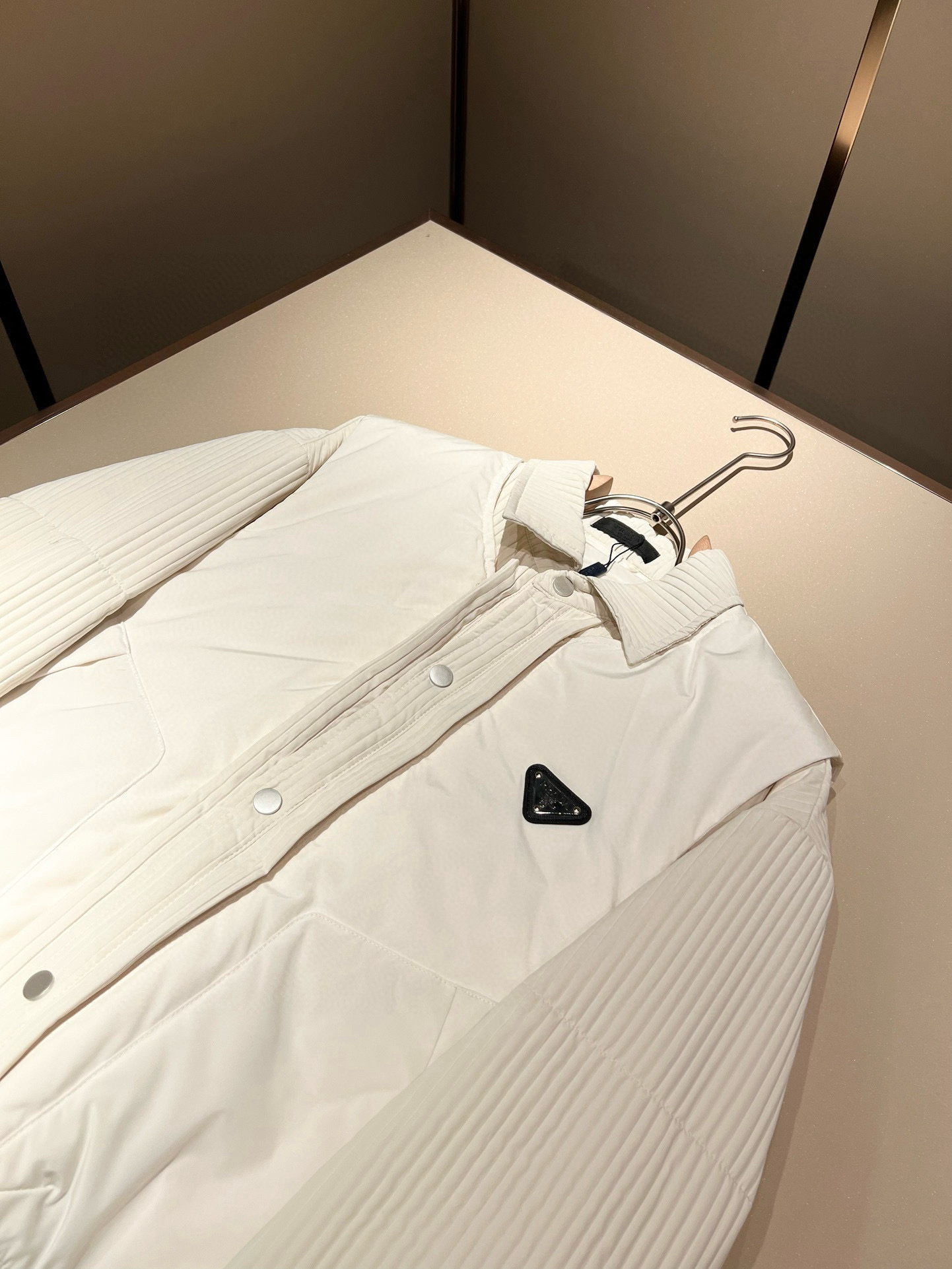 Prad*a 普*达⚠️两件套！2025秋冬男女同款👫两件套羽绒服外套，一衣三穿。现货 Prad* 羽绒