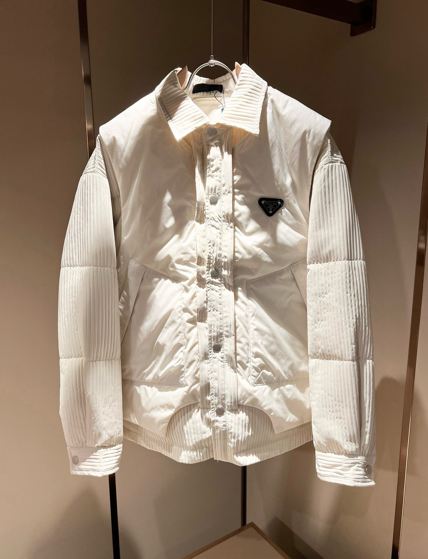 Prad*a 普*达⚠️两件套！2025秋冬男女同款👫两件套羽绒服外套，一衣三穿。现货 Prad* 羽绒