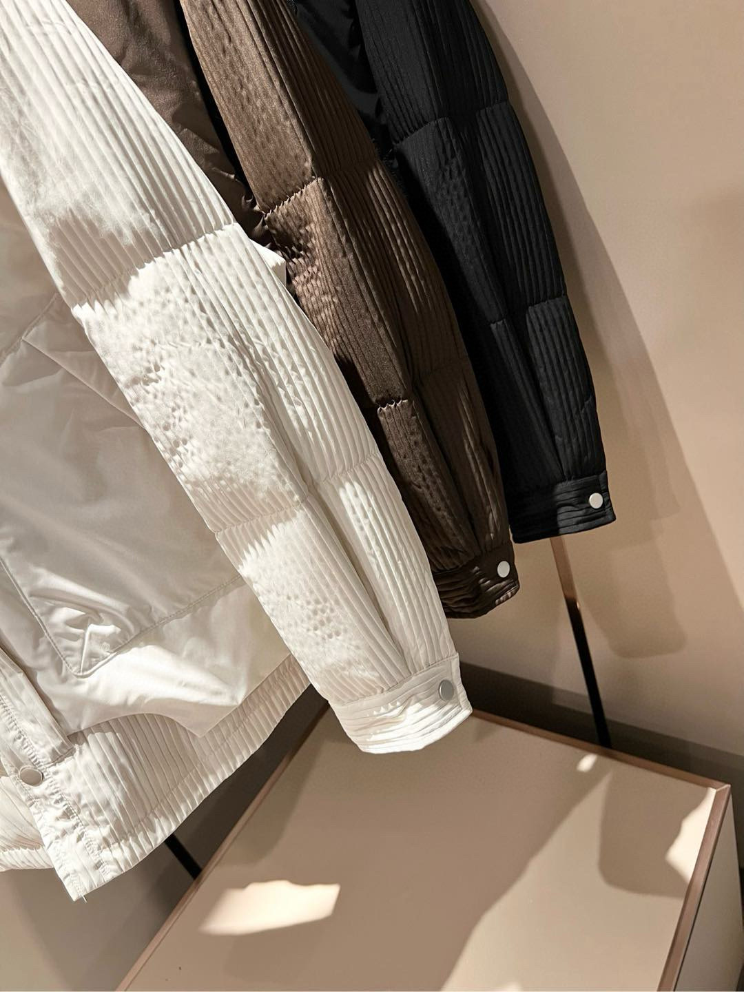 Prad*a 普*达⚠️两件套！2025秋冬男女同款👫两件套羽绒服外套，一衣三穿。现货 Prad* 羽绒