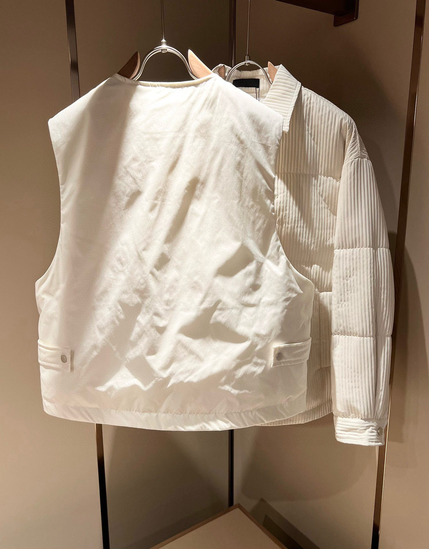 Prad*a 普*达⚠️两件套！2025秋冬男女同款👫两件套羽绒服外套，一衣三穿。现货 Prad* 羽绒