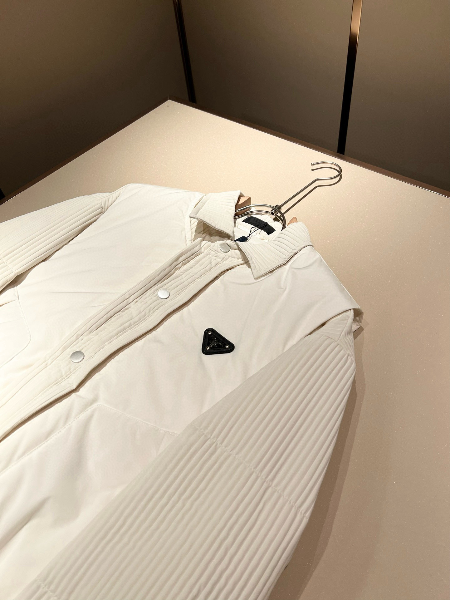 Prad*a 普*达⚠️两件套！2025秋冬男女同款👫两件套羽绒服外套，一衣三穿。现货 Prad* 羽绒