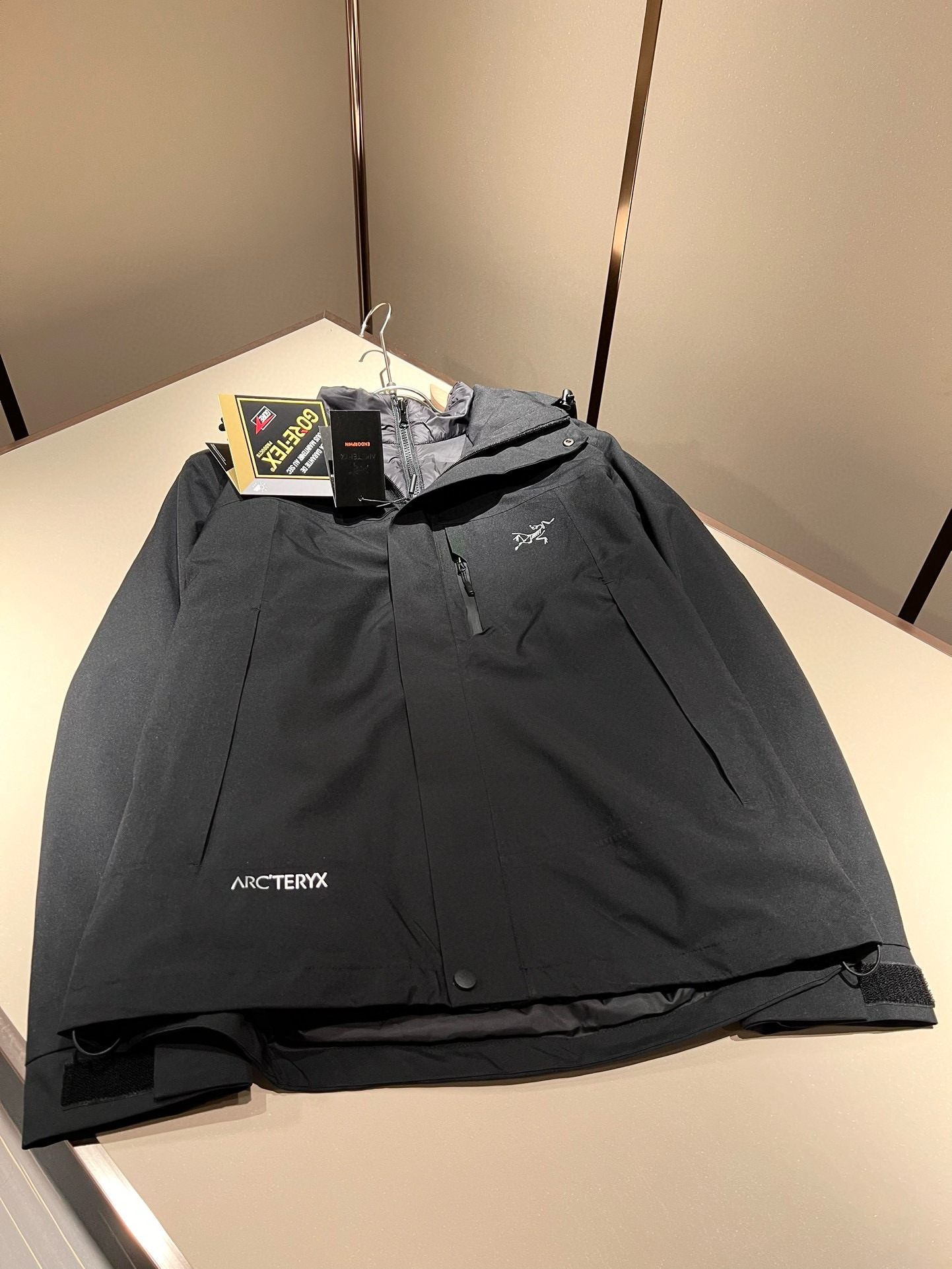 ⚠️细节图！ARCTER*X始*祖鸟 ⚠️两件套！2025秋冬新款男士冲锋衣羽绒服夹克外套，⚠️内胆羽绒