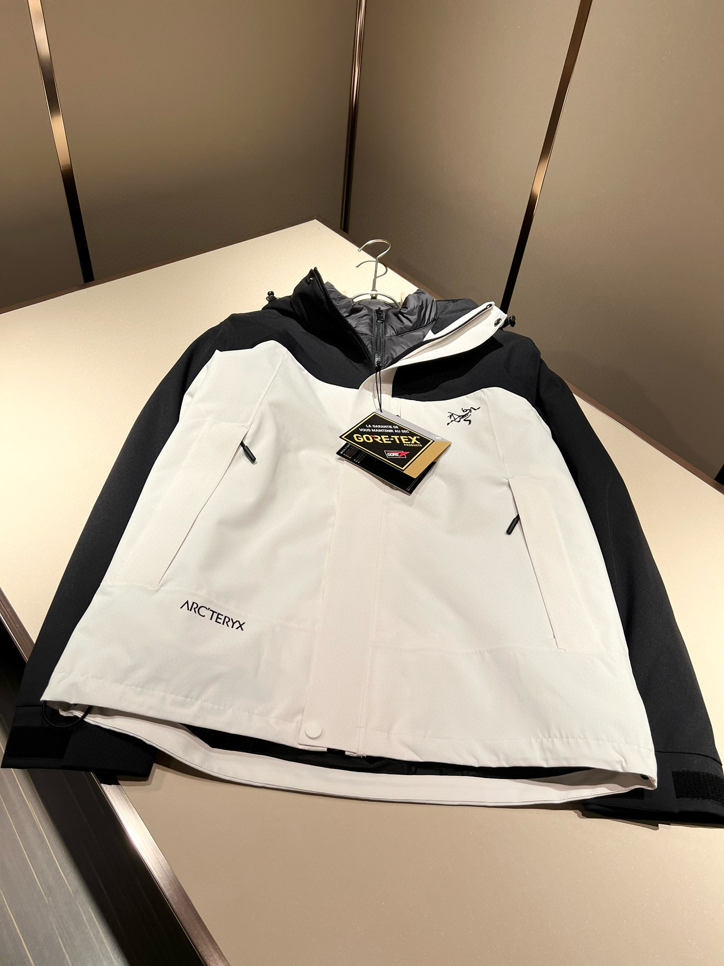 ⚠️细节图！ARCTER*X始*祖鸟 ⚠️两件套！2025秋冬新款男士冲锋衣羽绒服夹克外套，⚠️内胆羽绒