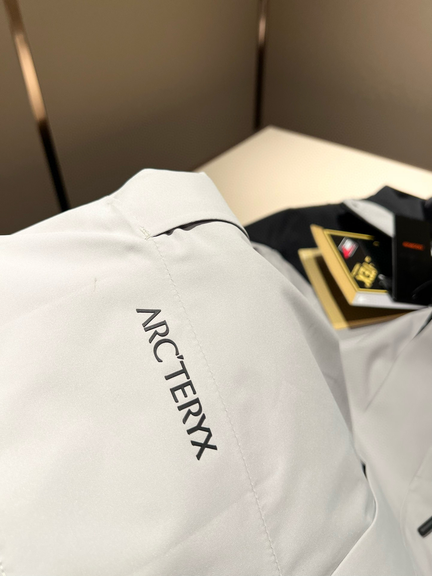 ⚠️细节图！ARCTER*X始*祖鸟 ⚠️两件套！2025秋冬新款男士冲锋衣羽绒服夹克外套，⚠️内胆羽绒