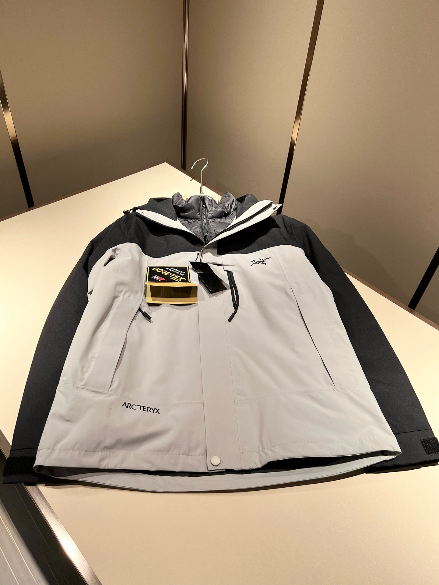 ⚠️细节图！ARCTER*X始*祖鸟 ⚠️两件套！2025秋冬新款男士冲锋衣羽绒服夹克外套，⚠️内胆羽绒