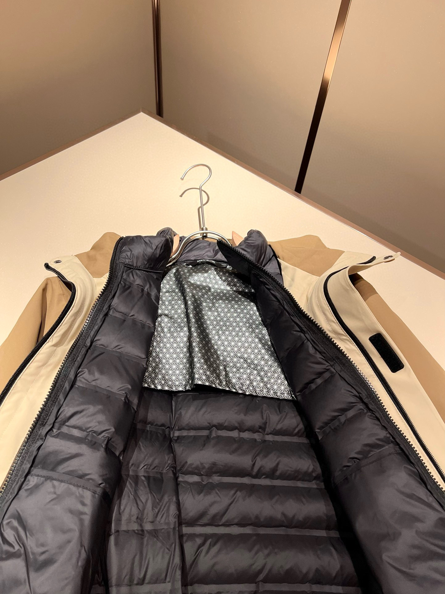 ⚠️细节图！ARCTER*X始*祖鸟 ⚠️两件套！2025秋冬新款男士冲锋衣羽绒服夹克外套，⚠️内胆羽绒