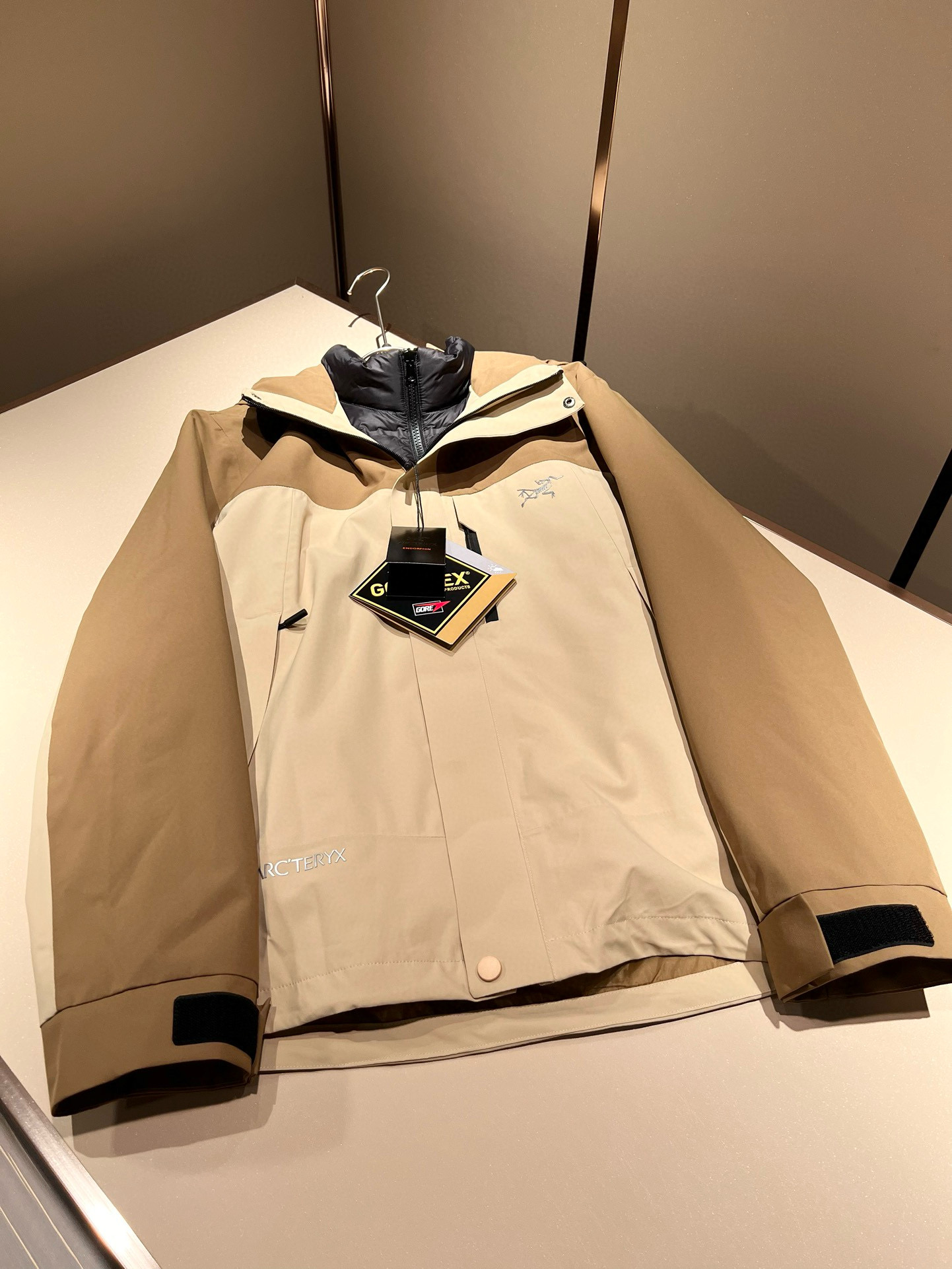 ⚠️细节图！ARCTER*X始*祖鸟 ⚠️两件套！2025秋冬新款男士冲锋衣羽绒服夹克外套，⚠️内胆羽绒