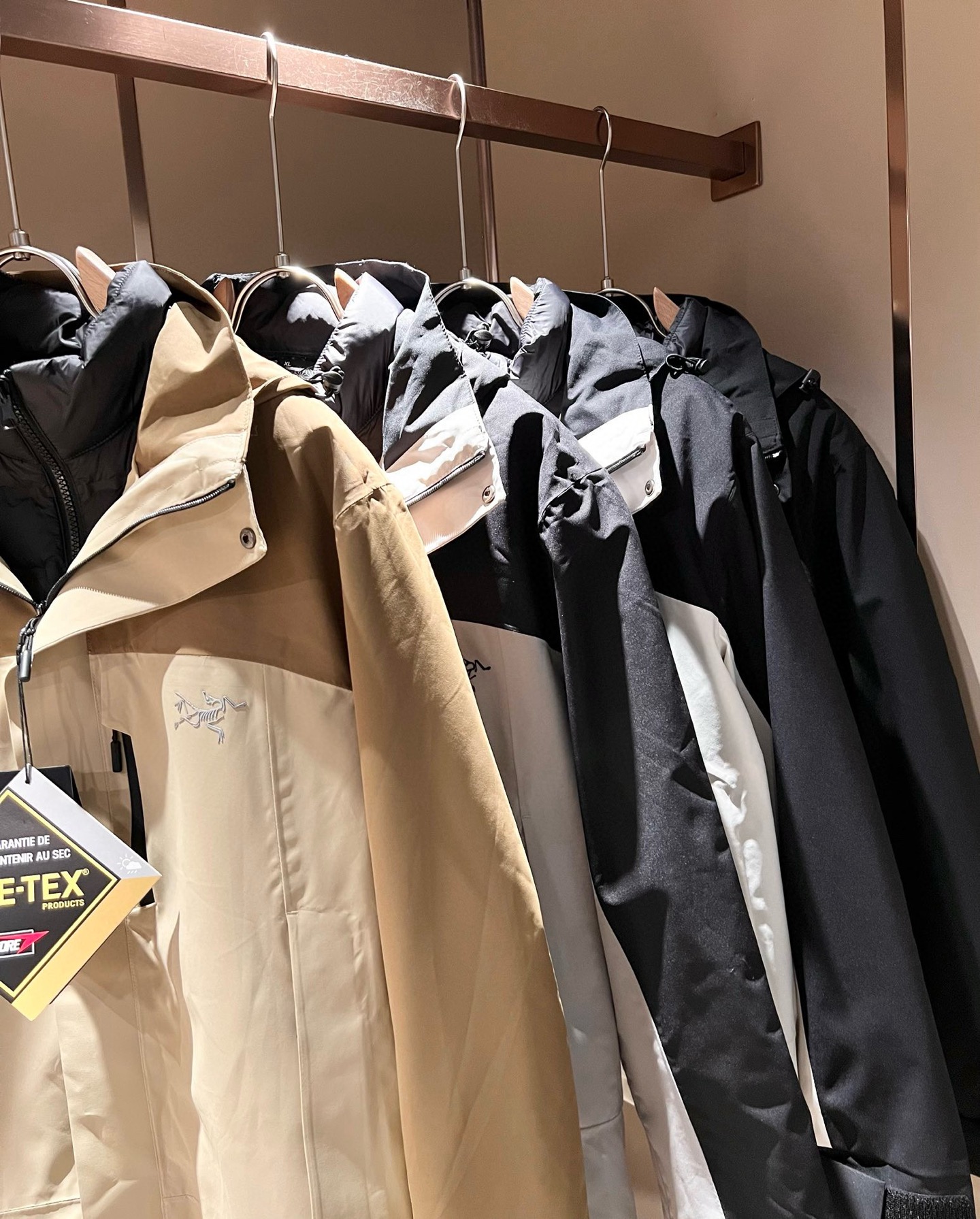 ⚠️细节图！ARCTER*X始*祖鸟 ⚠️两件套！2025秋冬新款男士冲锋衣羽绒服夹克外套，⚠️内胆羽绒