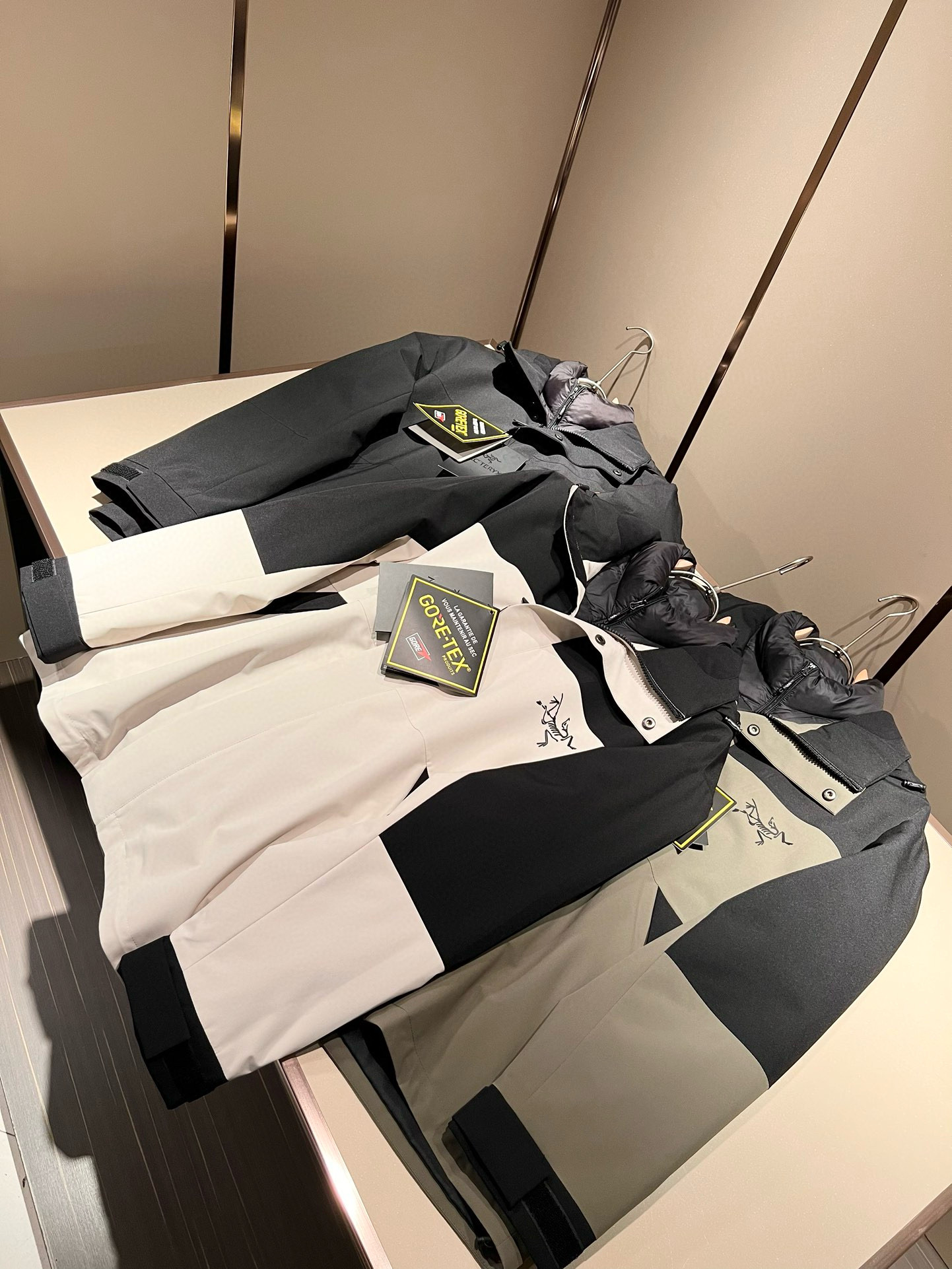 ⚠️细节图！ ARCTER*X始*祖鸟 ⚠️两件套！2025秋冬新款男士冲锋衣羽绒服夹克外套，⚠️内胆羽