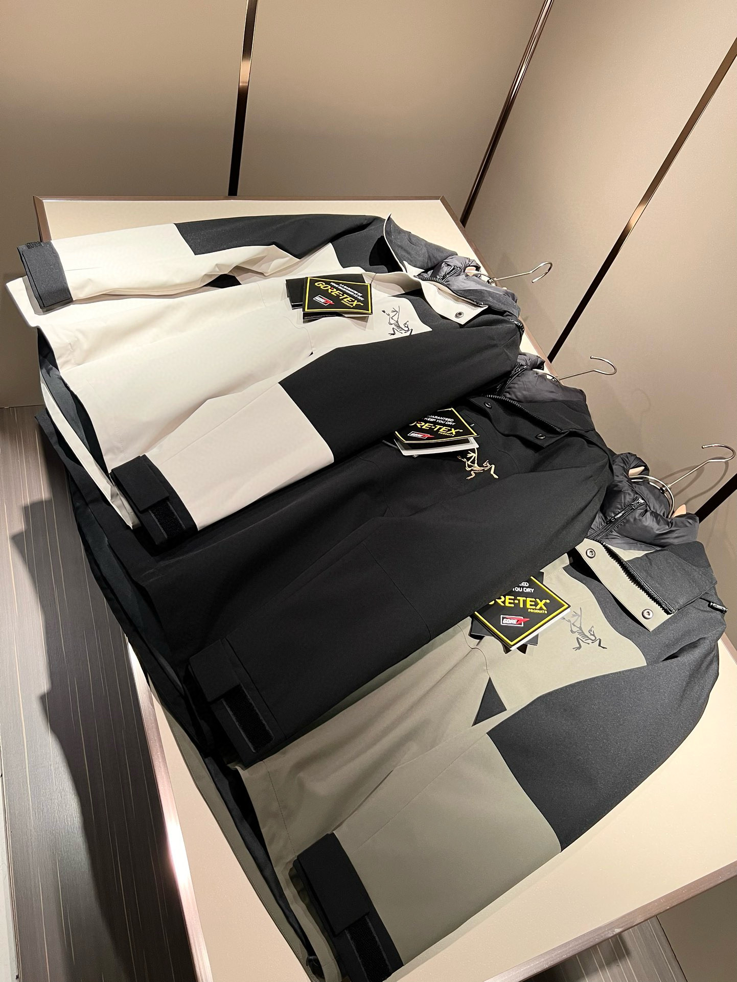 ARCTER*X始*祖鸟 ⚠️两件套！2025秋冬新款男士冲锋衣羽绒服夹克外套，⚠️内胆羽绒夹克拆卸一两