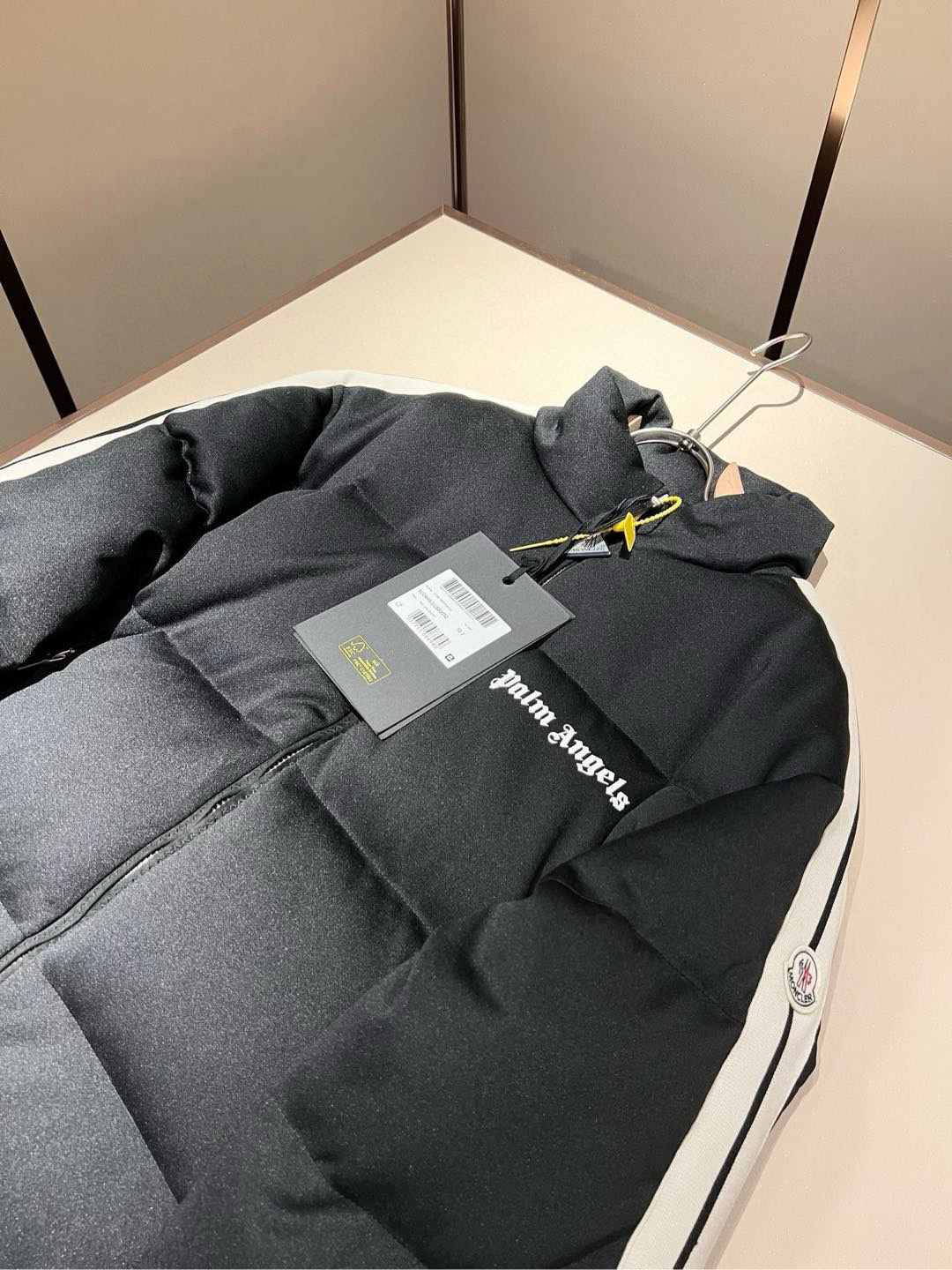 Moncler蒙家 联名 棕*天使Plam**ngels 2025秋冬男女同款👫情侣款最新的贸易订单羽绒