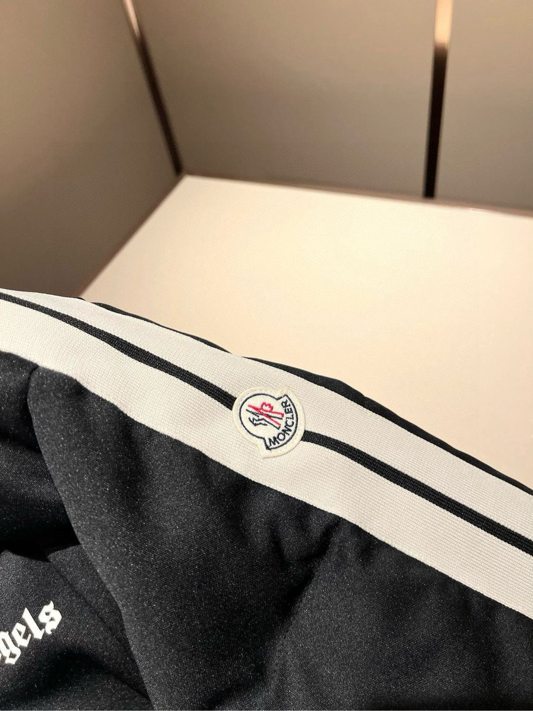 Moncler蒙家 联名 棕*天使Plam**ngels 2025秋冬男女同款👫情侣款最新的贸易订单羽绒