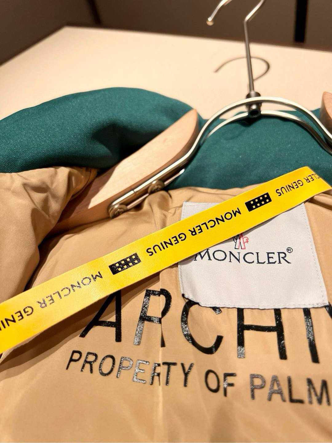 Moncler蒙家 联名 棕*天使Plam**ngels 2025秋冬男女同款👫情侣款最新的贸易订单羽绒