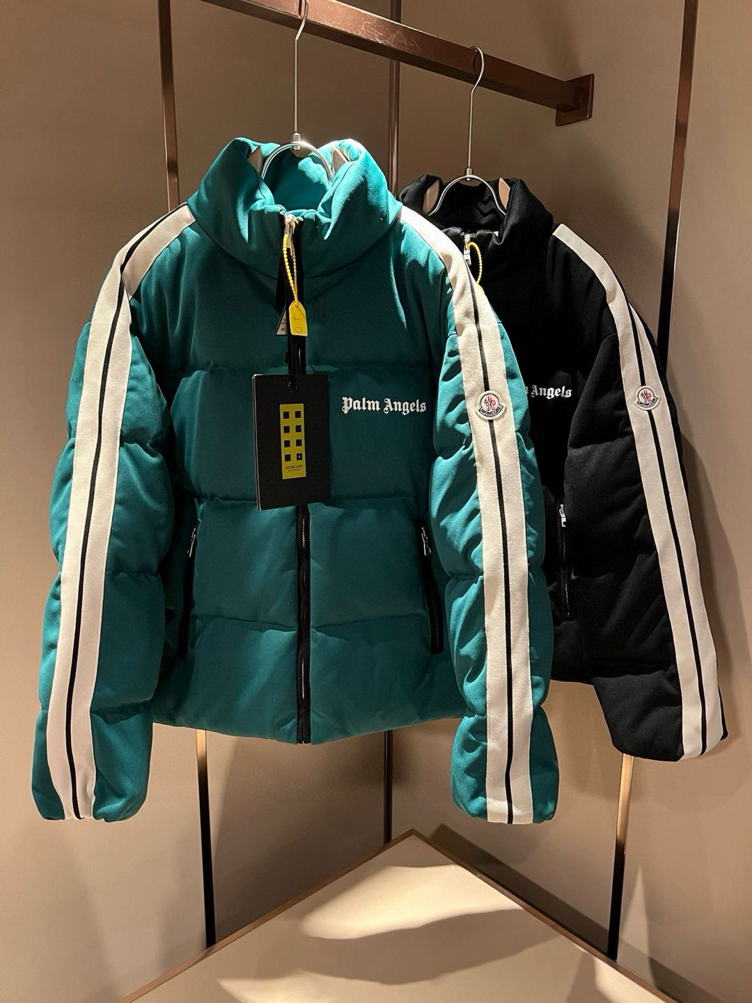 Moncler蒙家 联名 棕*天使Plam**ngels 2025秋冬男女同款👫情侣款最新的贸易订单羽绒