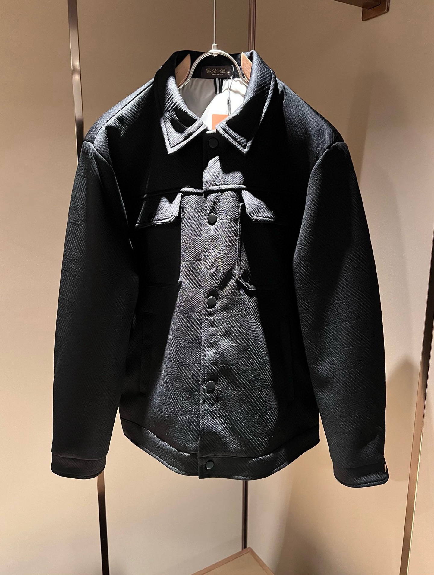 Loro Piana诺悠翩雅 2025秋冬新款男女同款👫 翻领羽绒服外套，胸前口袋修饰！贸易公司渠道稀出