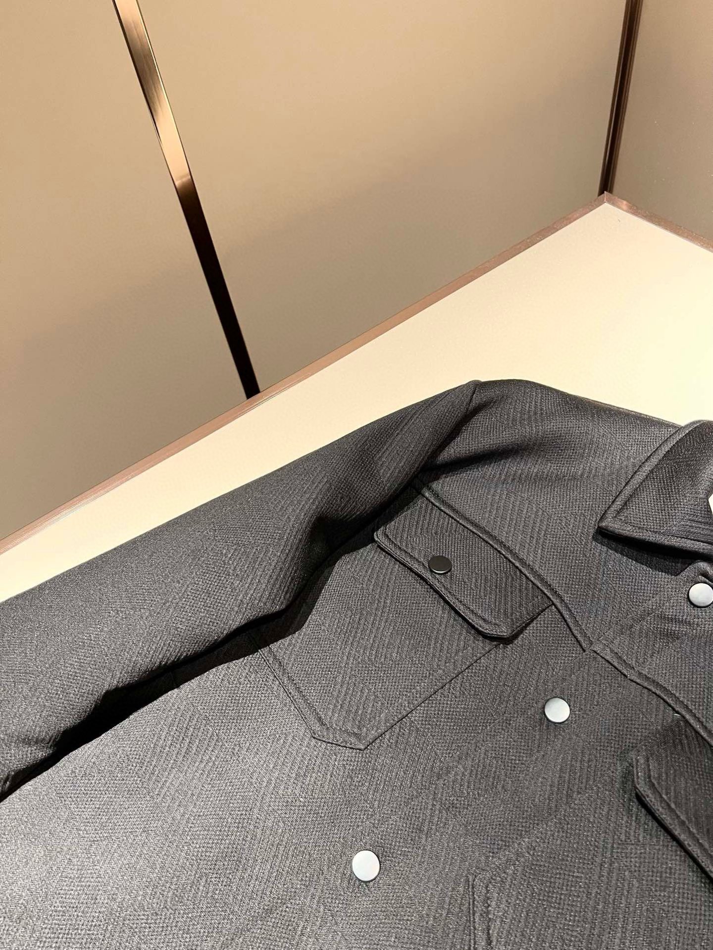 ⚠️细节图！ Loro Piana诺悠翩雅 2025秋冬新款男女同款👫 翻领羽绒服外套，胸前口袋修饰！贸