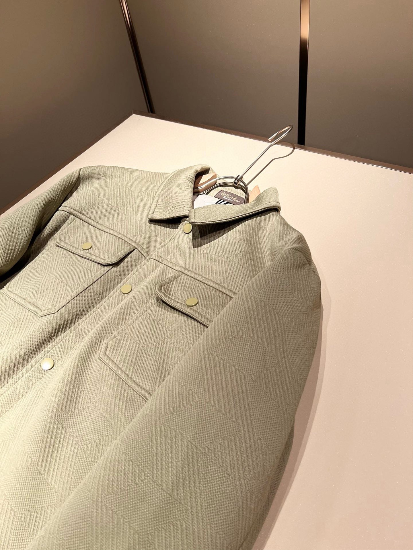 Loro Piana诺悠翩雅 2025秋冬新款男女同款👫 翻领羽绒服外套，胸前口袋修饰！贸易公司渠道稀出